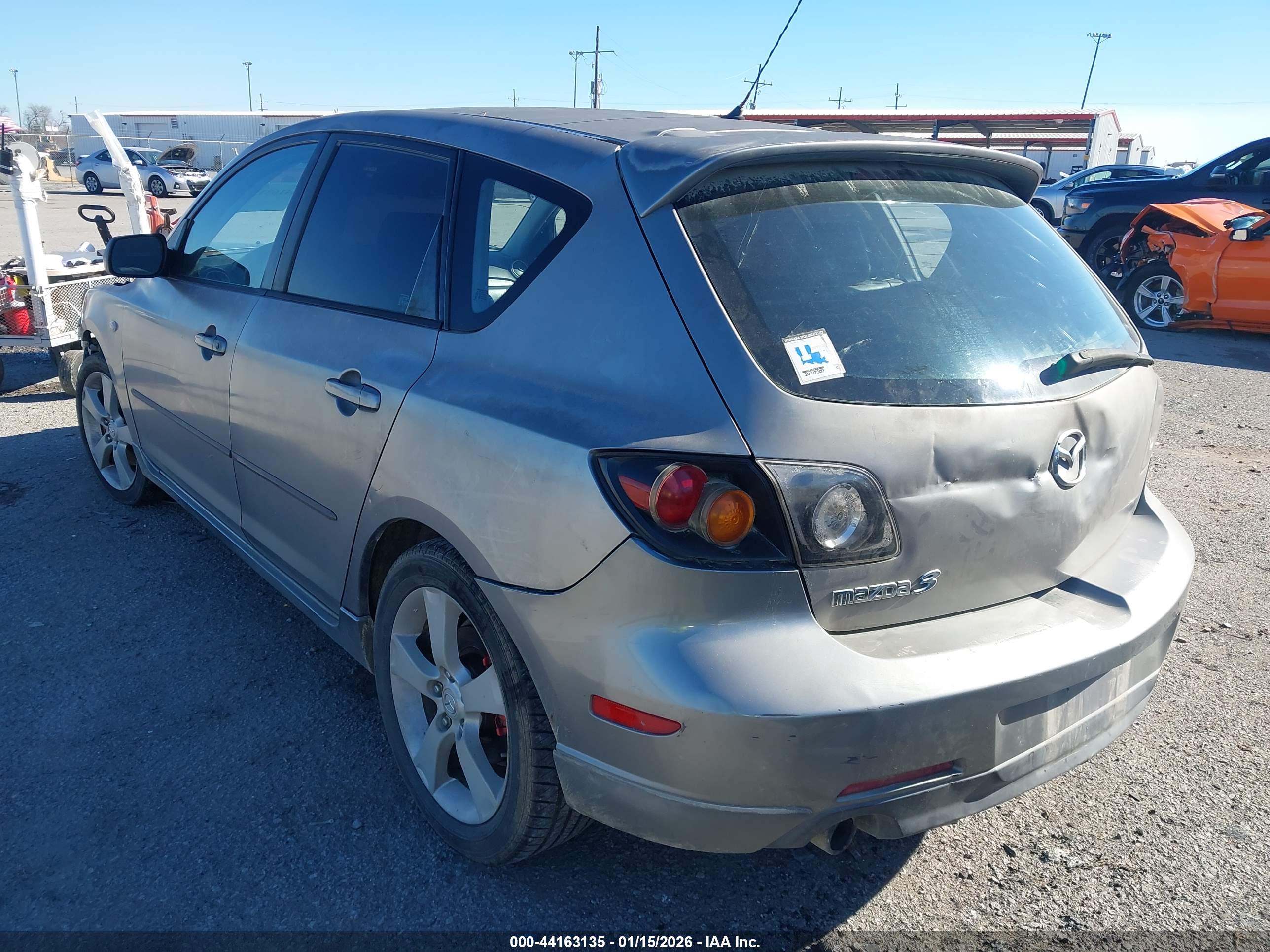 MAZDA MAZDA3 image 3