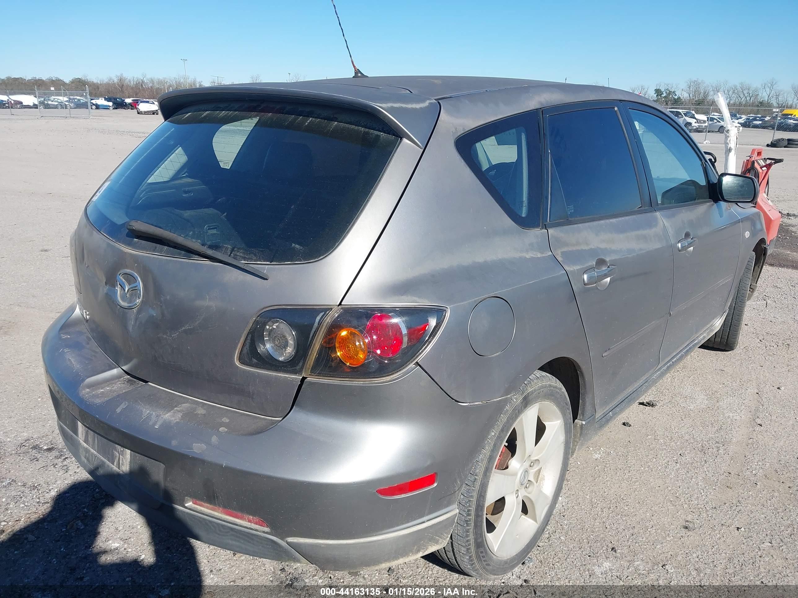 MAZDA MAZDA3 image 4