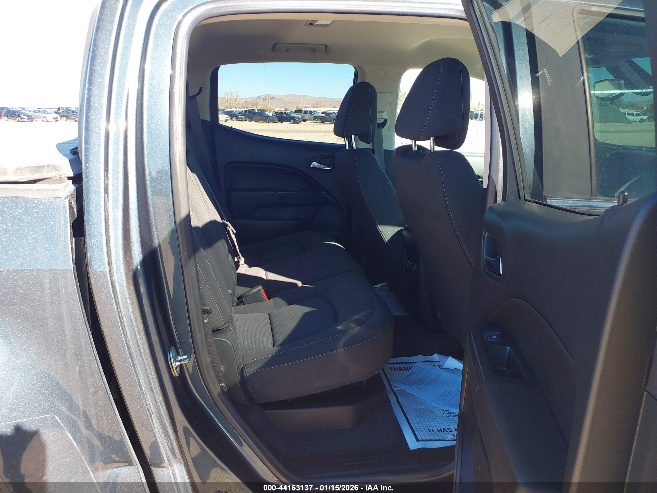 CHEVROLET COLORADO image 8