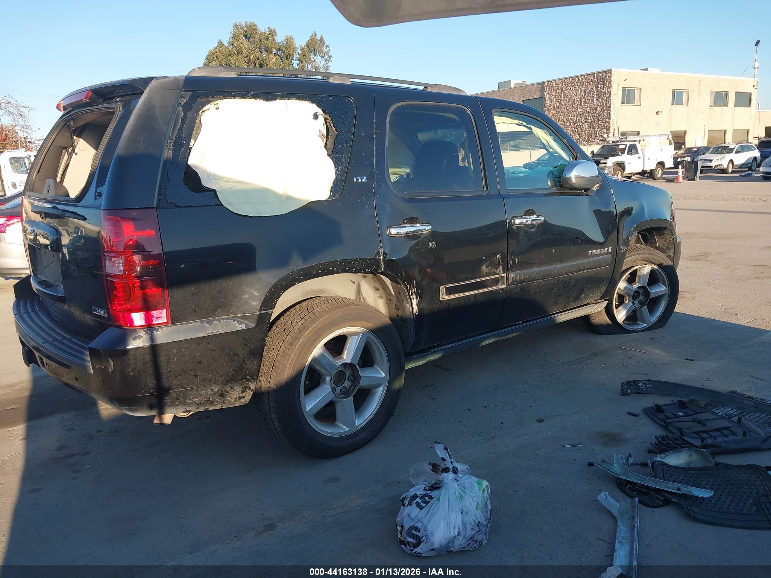 CHEVROLET TAHOE image 4