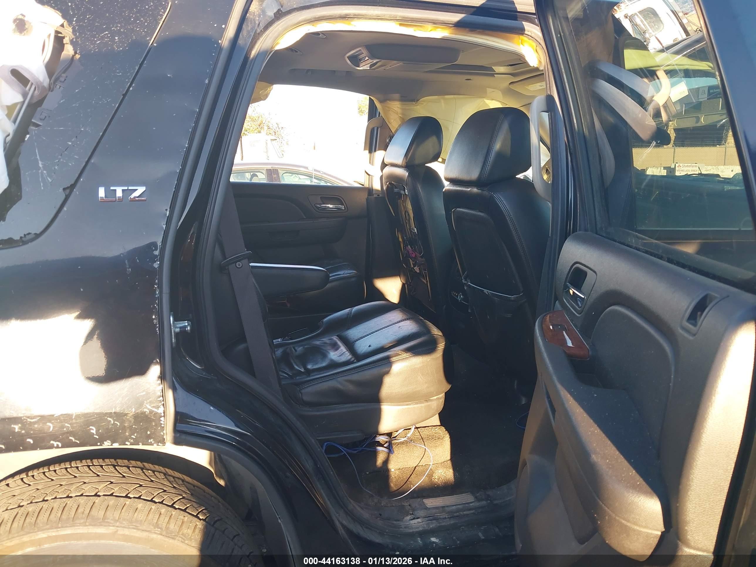 CHEVROLET TAHOE image 8