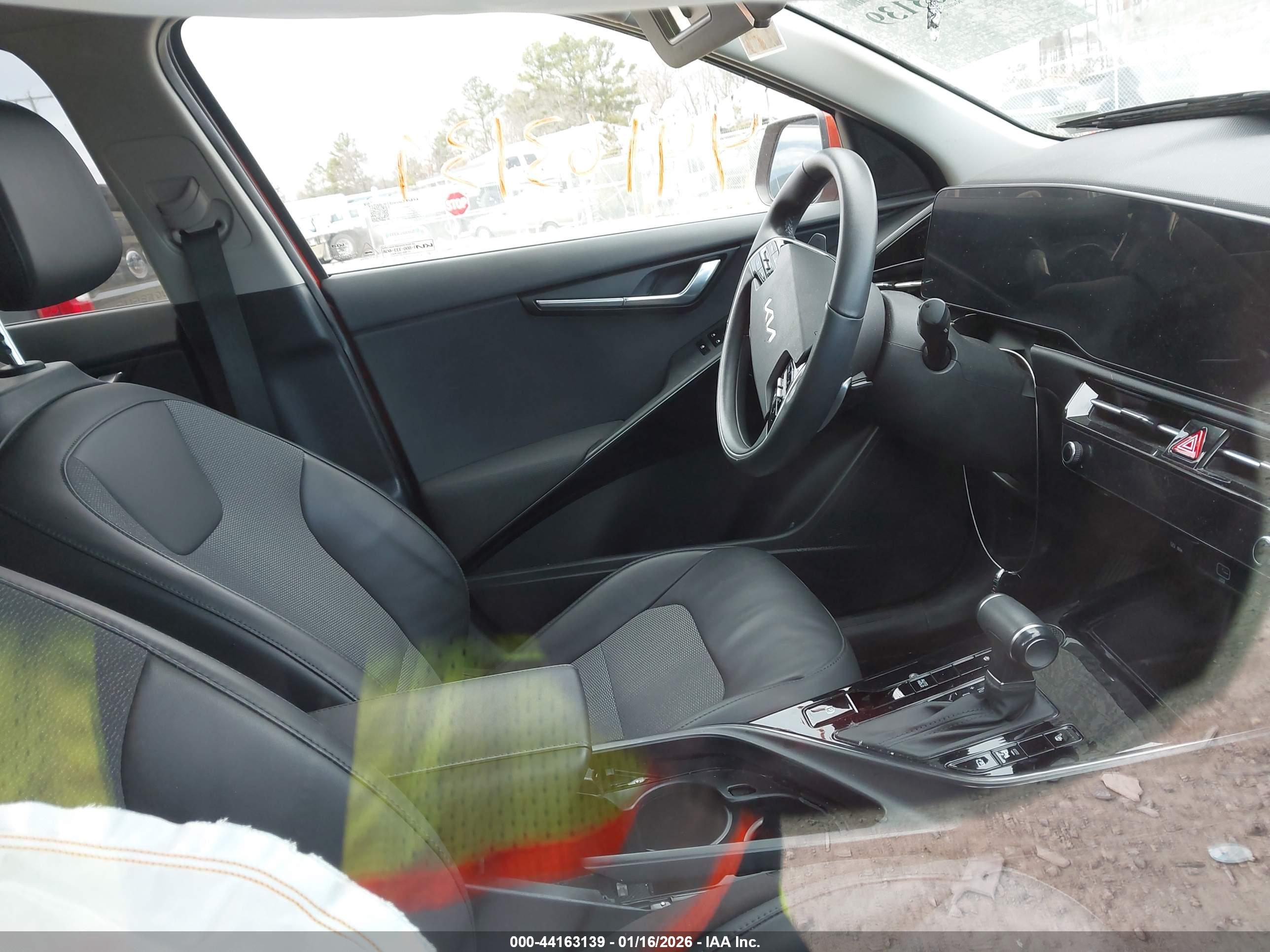 KIA NIRO image 5