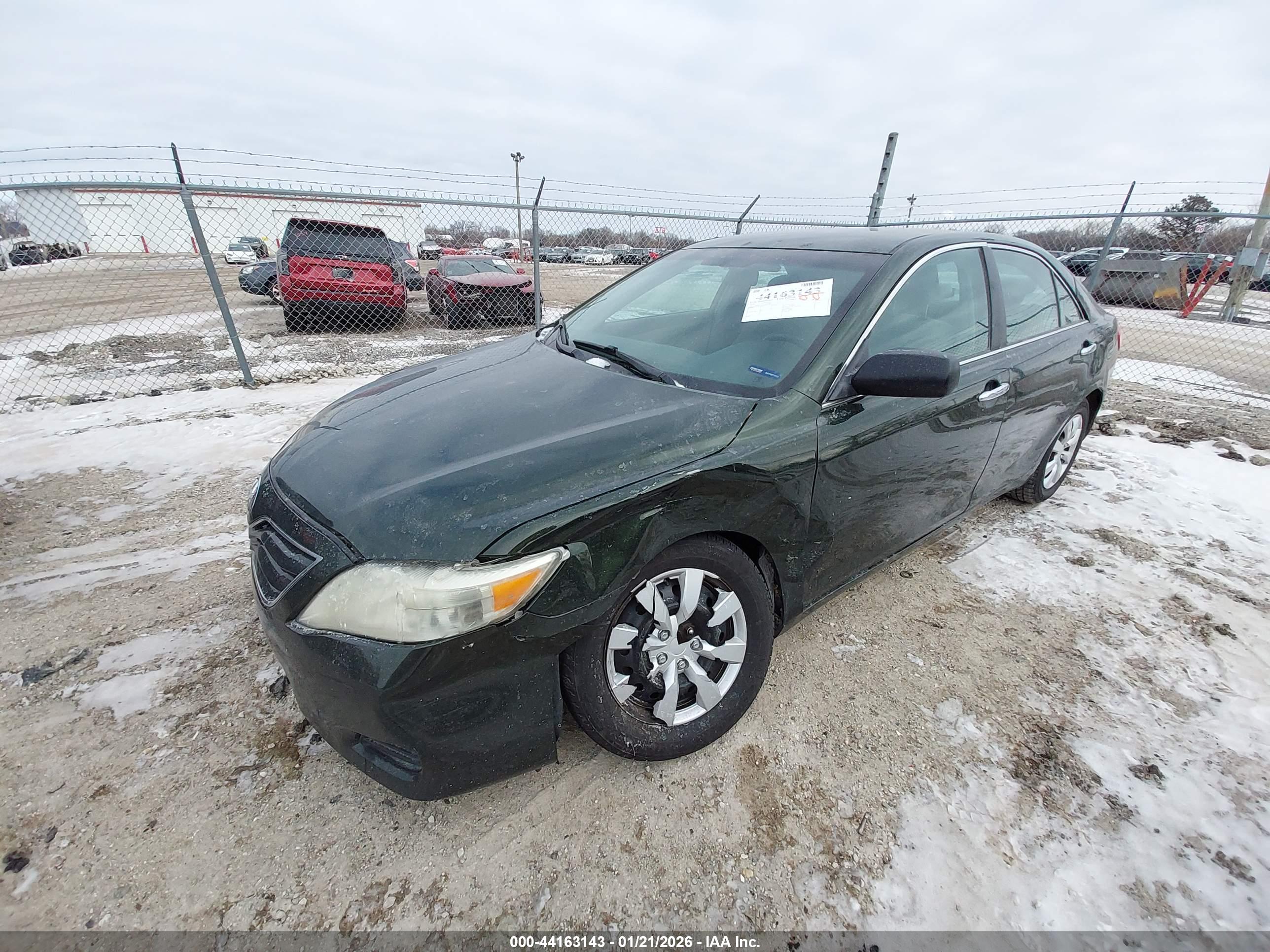 TOYOTA CAMRY image 2