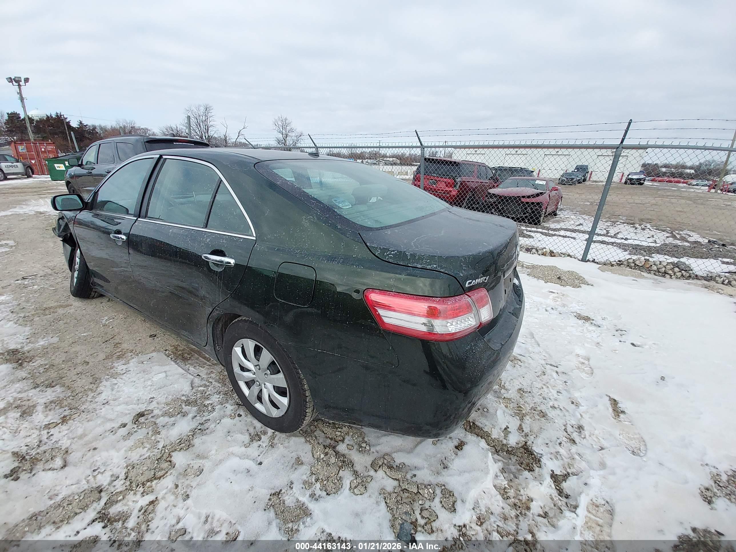 TOYOTA CAMRY image 3