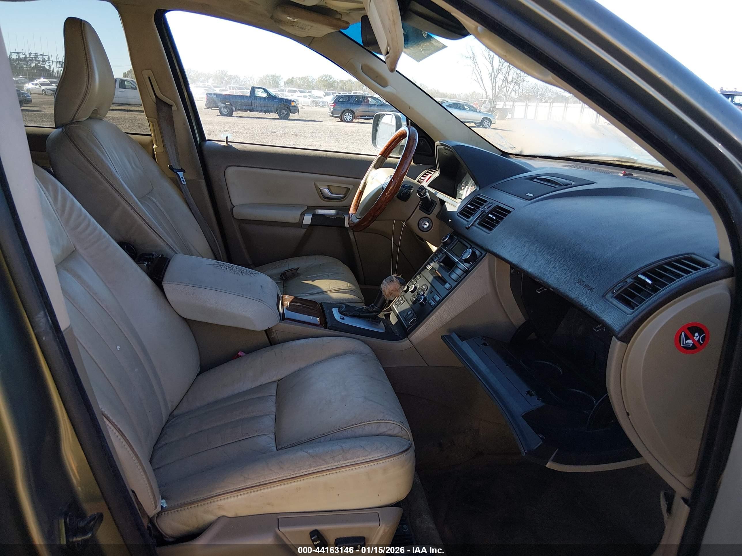 VOLVO XC90 image 5