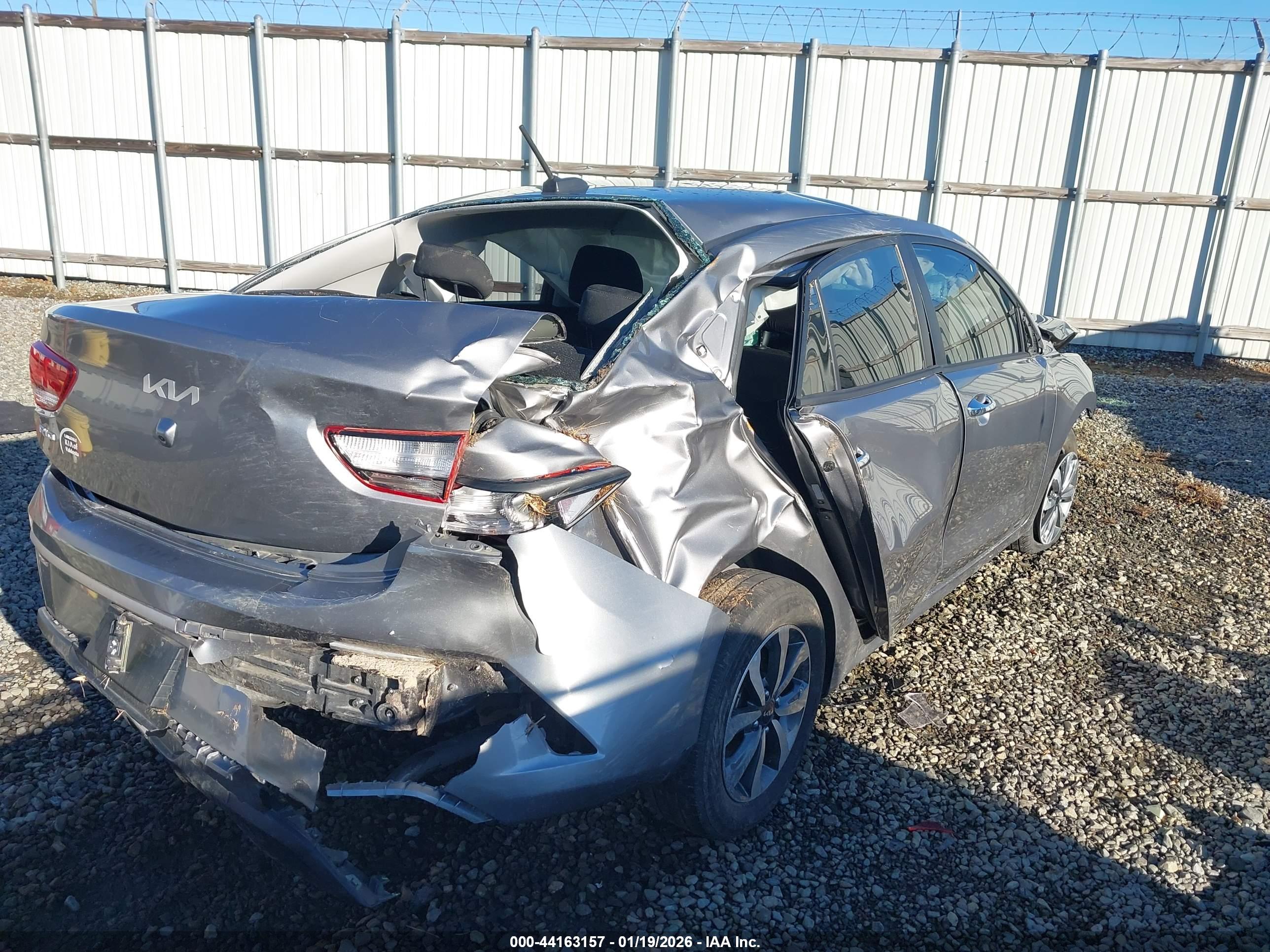 KIA RIO image 6