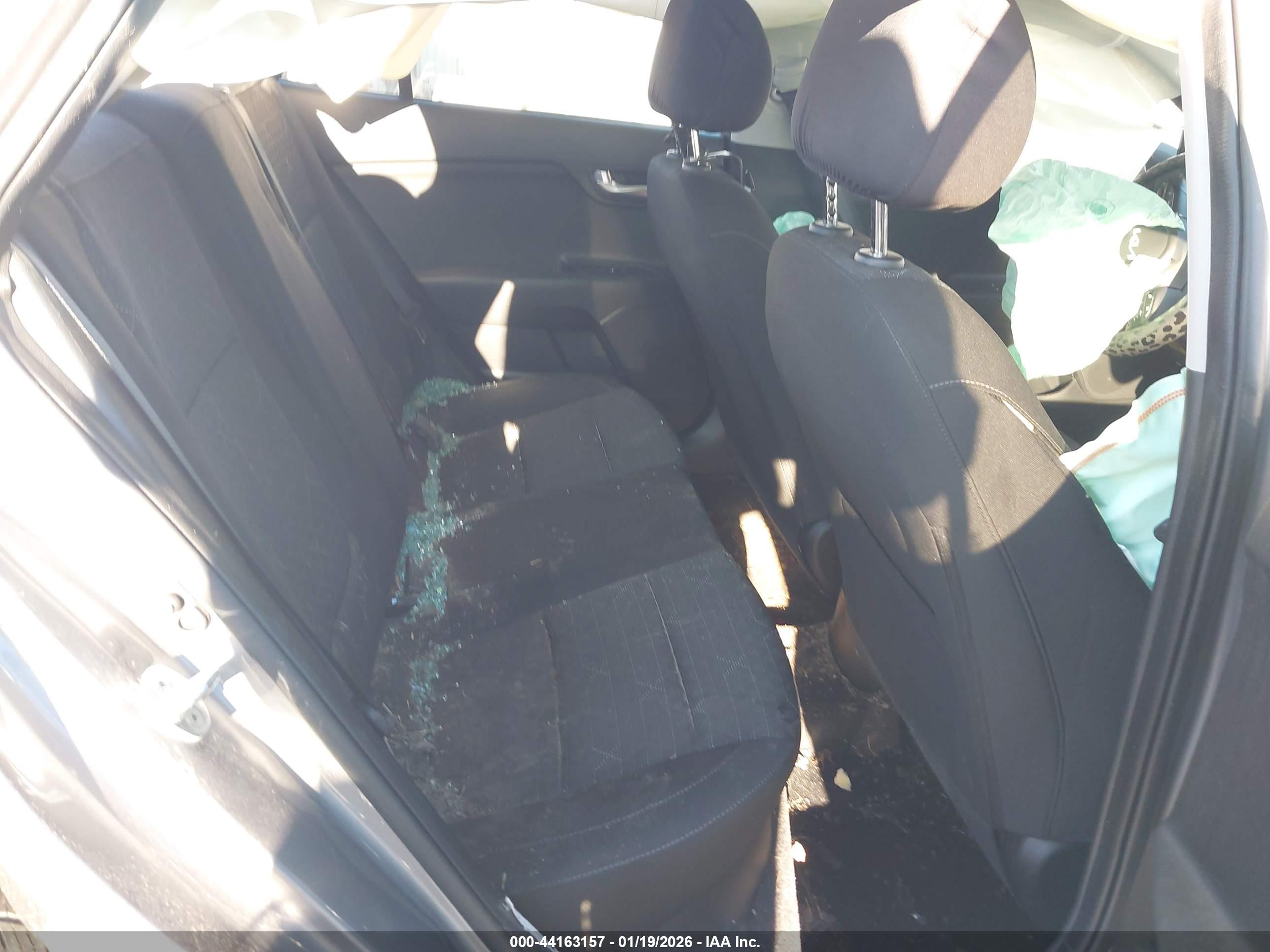 KIA RIO image 8