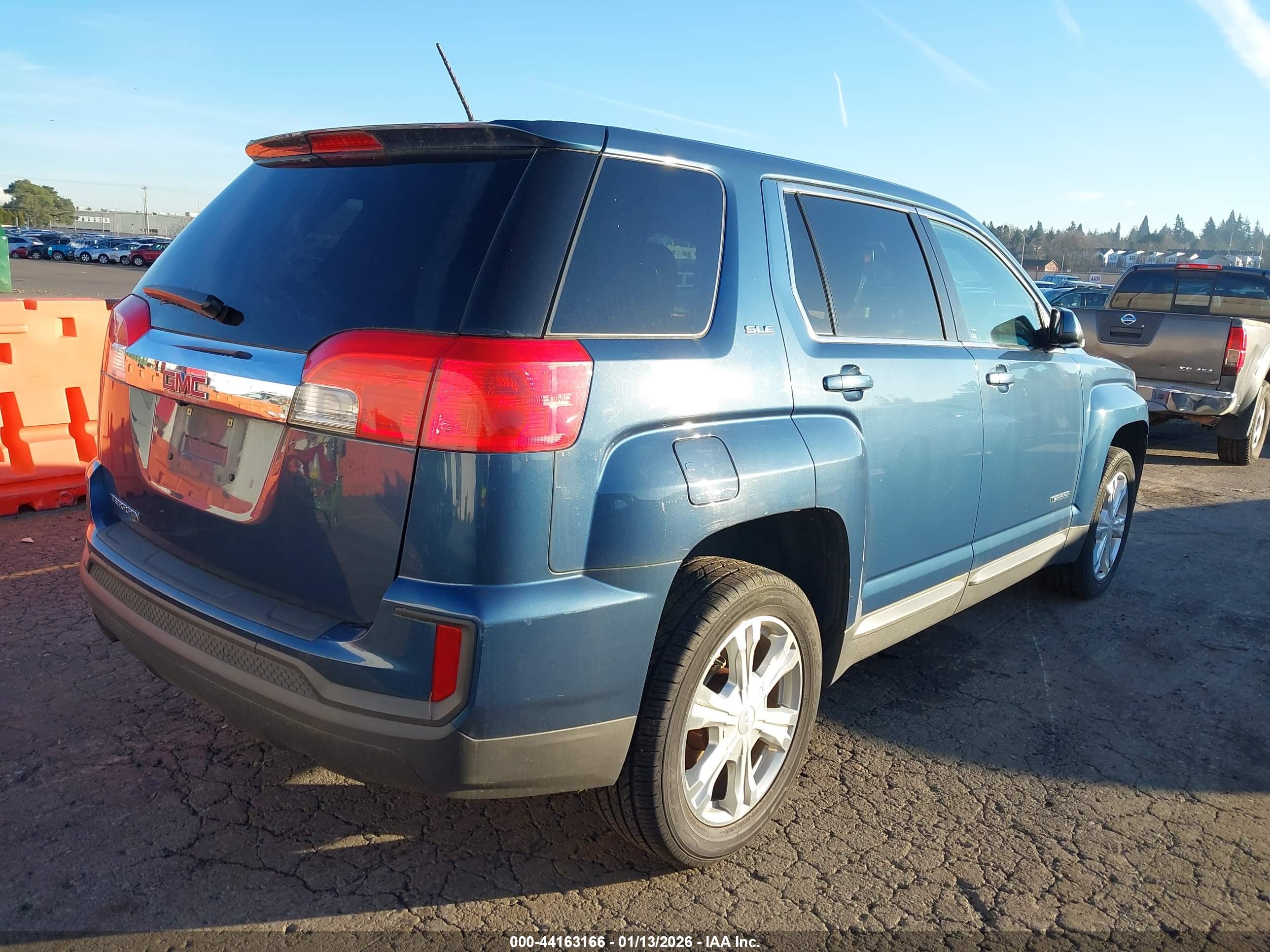 GMC TERRAIN image 4