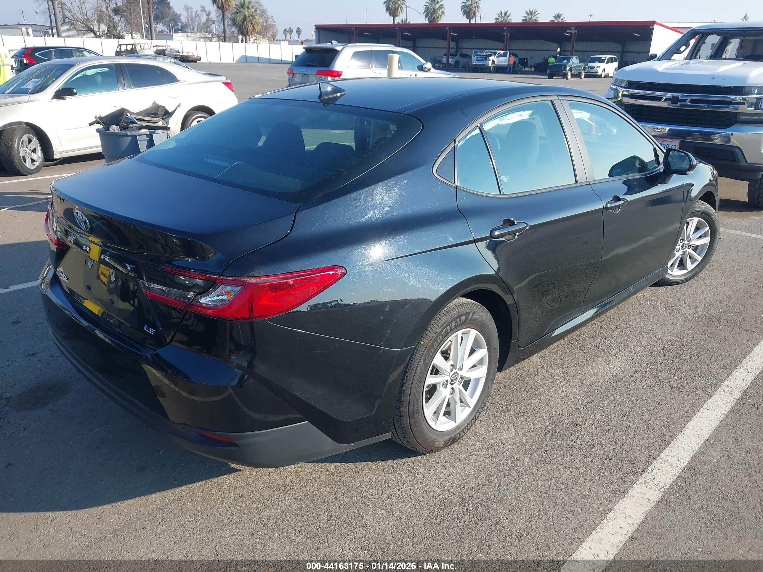 TOYOTA CAMRY image 4