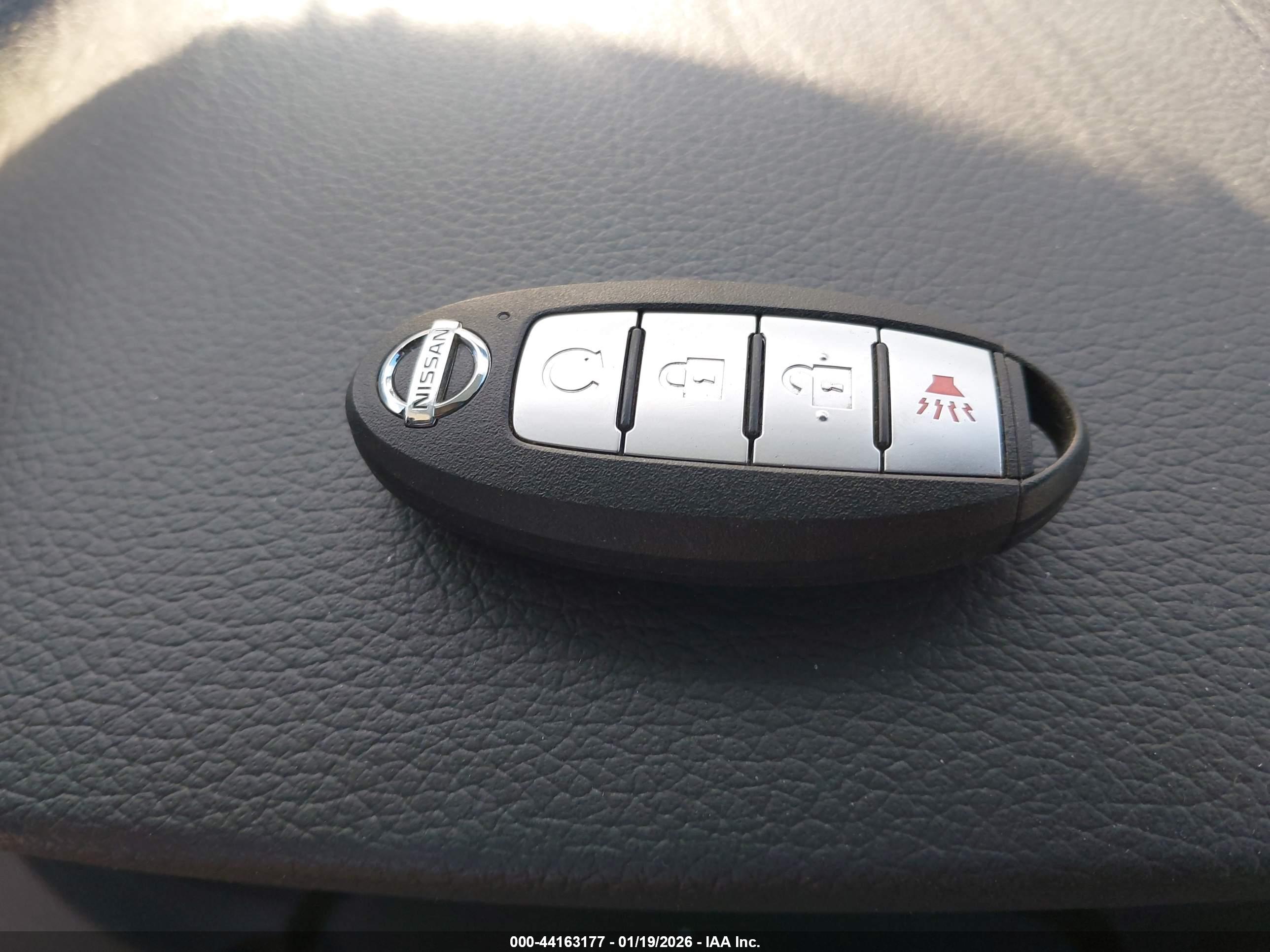 NISSAN ROGUE image 11
