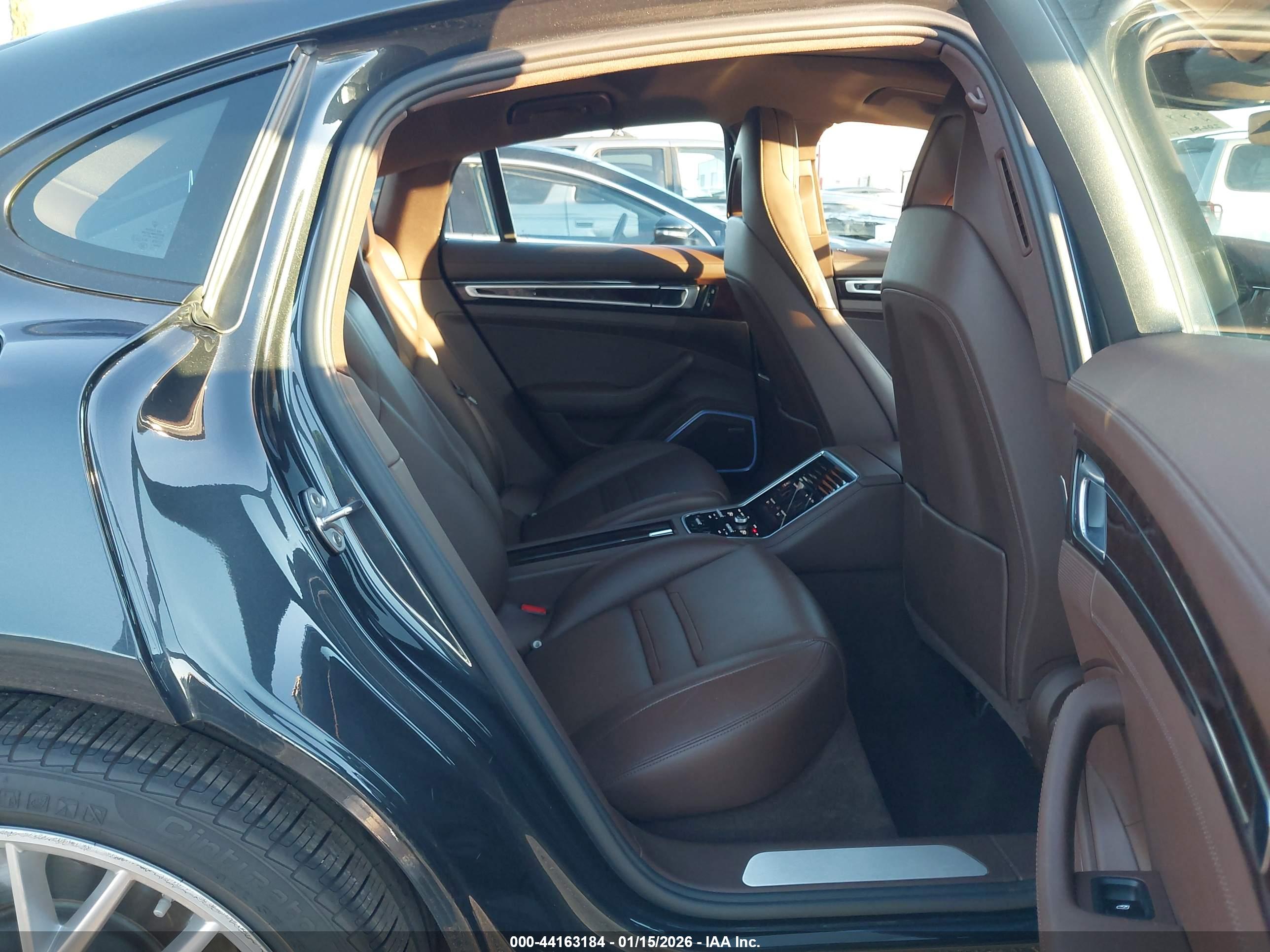 PORSCHE PANAMERA image 8