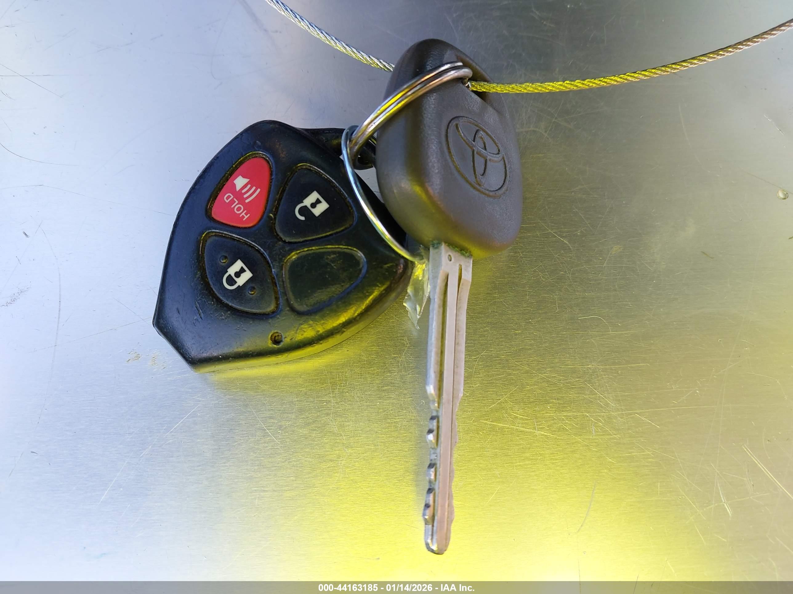 TOYOTA RAV4 image 11