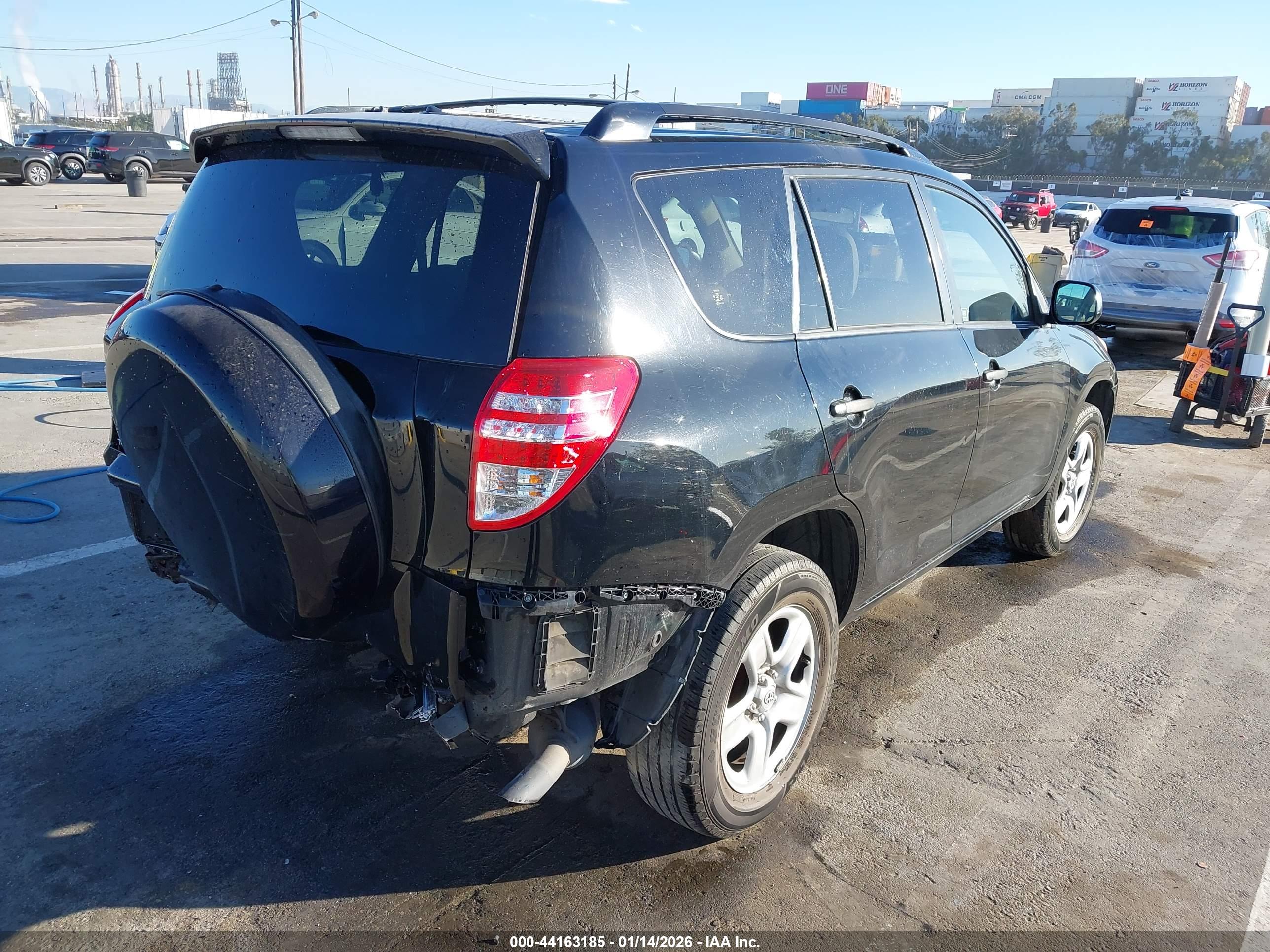 TOYOTA RAV4 image 4