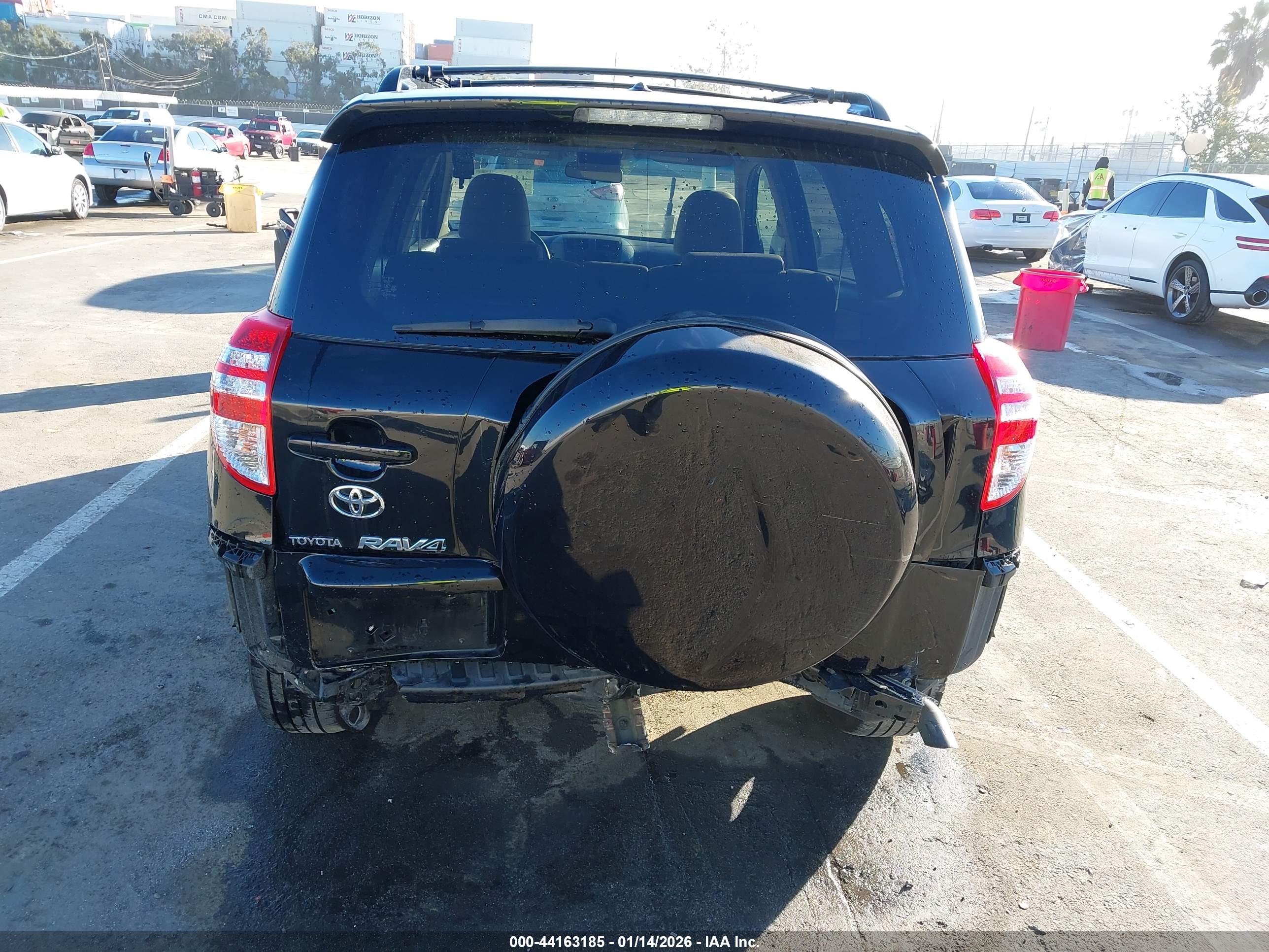 TOYOTA RAV4 image 6