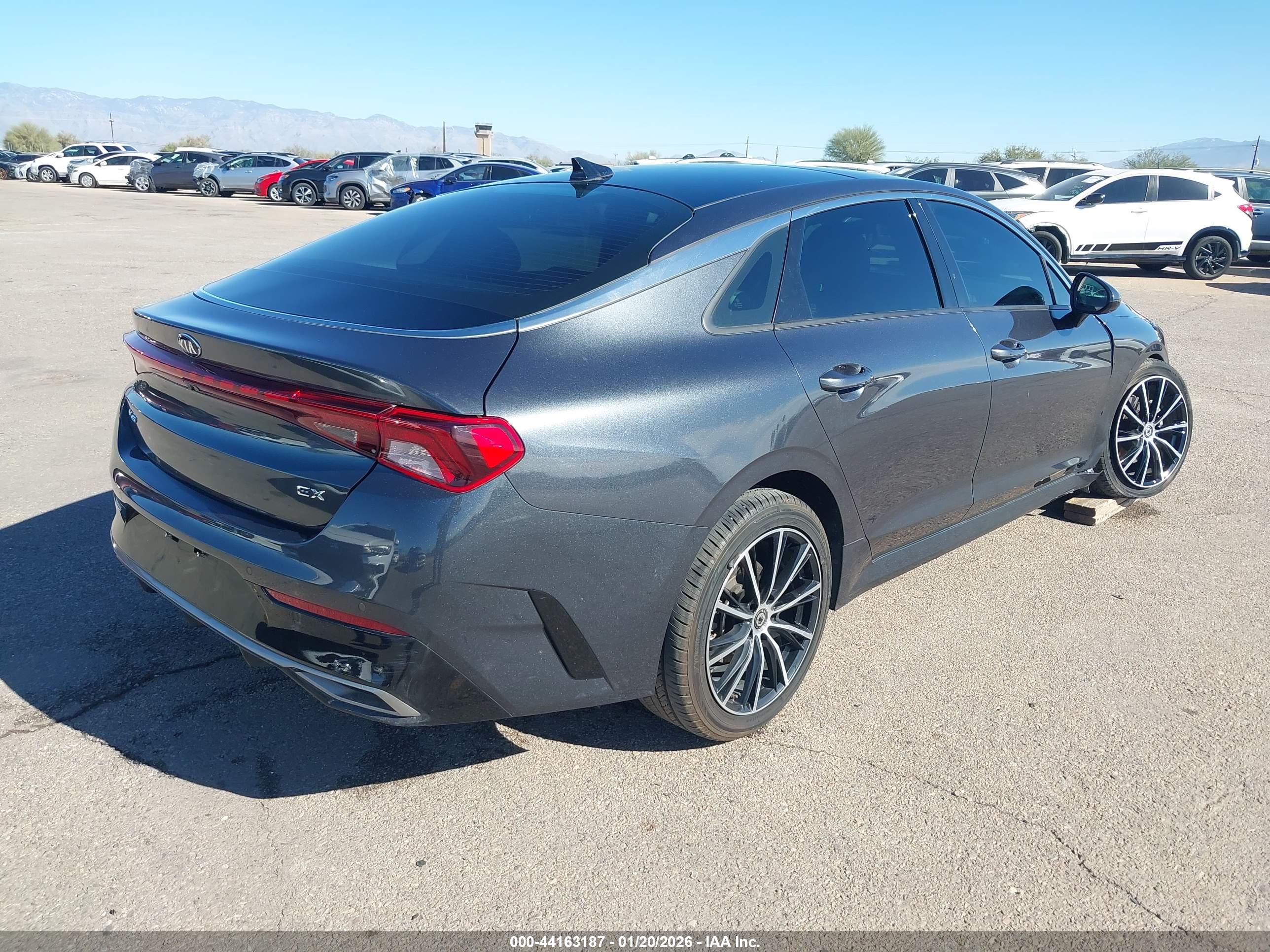 KIA K5 image 4