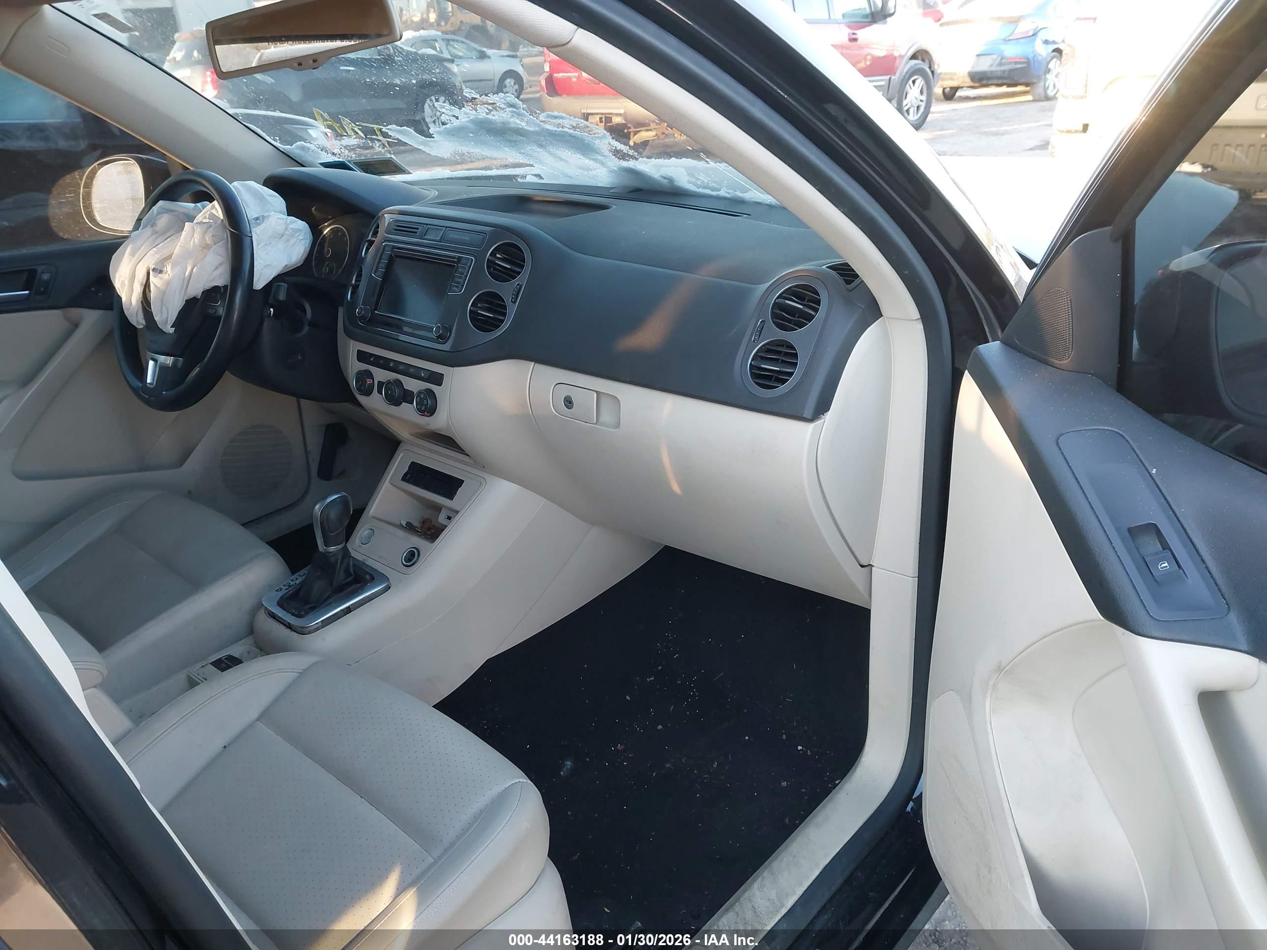 VOLKSWAGEN TIGUAN image 5