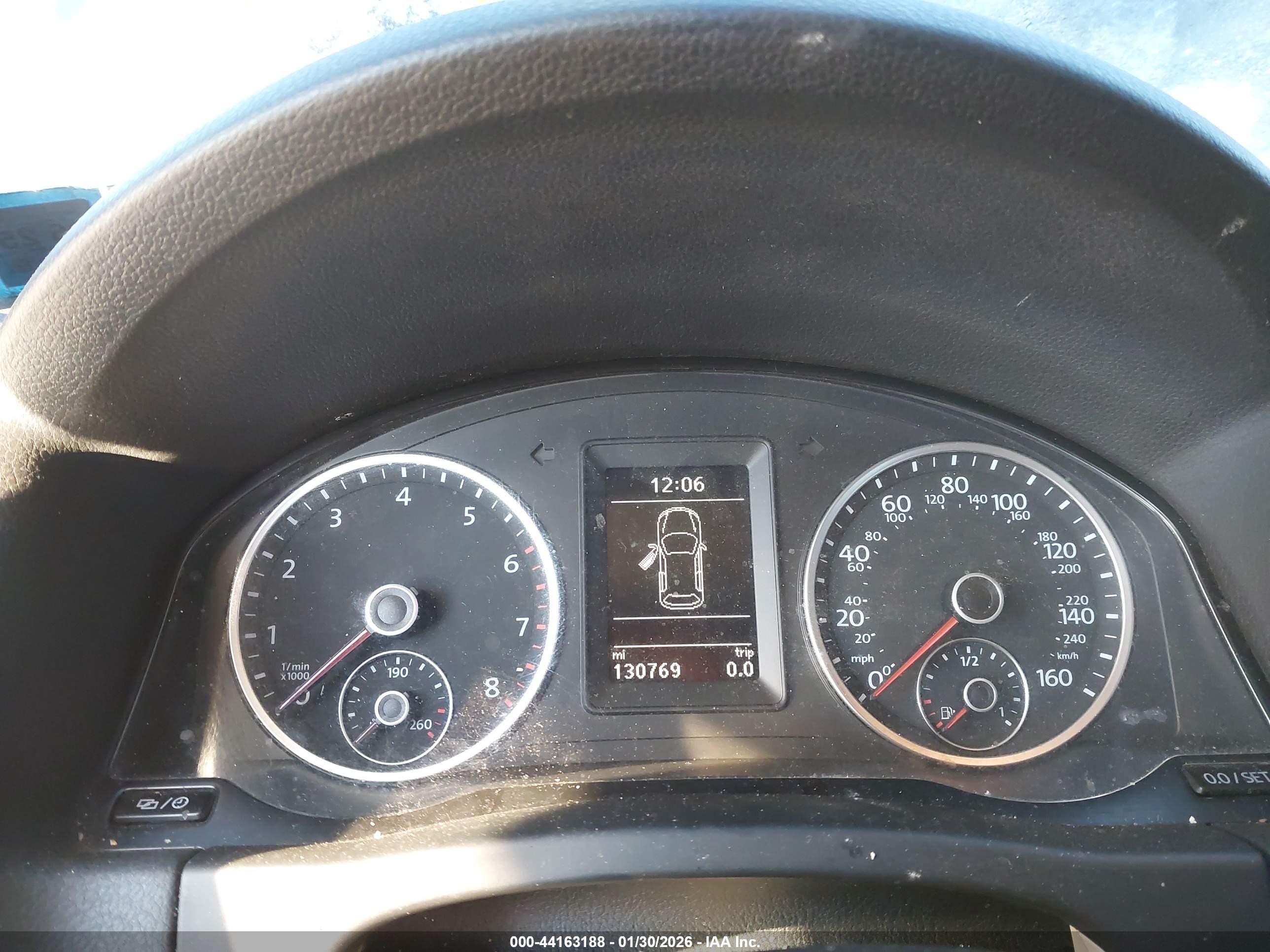 VOLKSWAGEN TIGUAN image 7