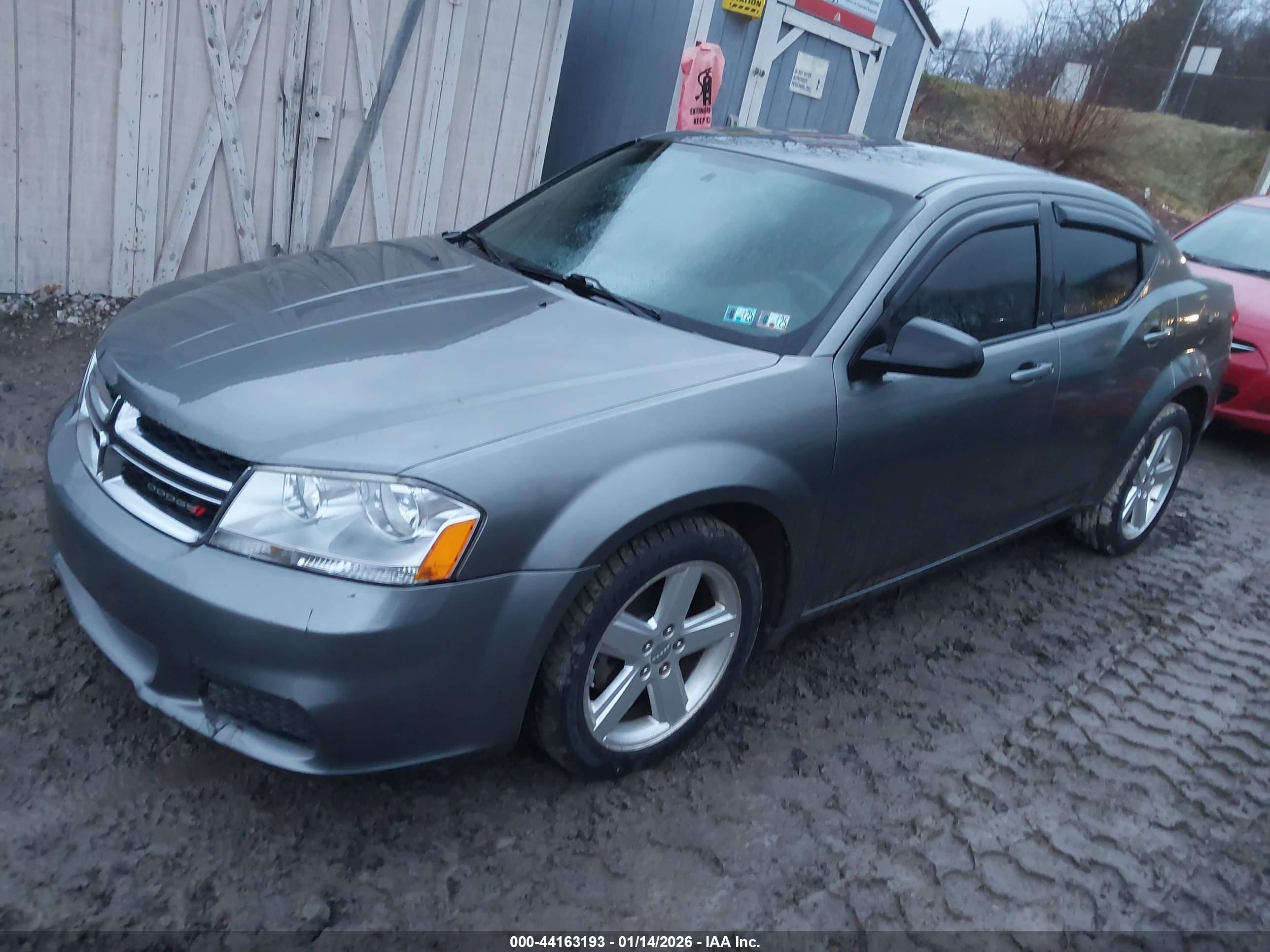 DODGE AVENGER image 2