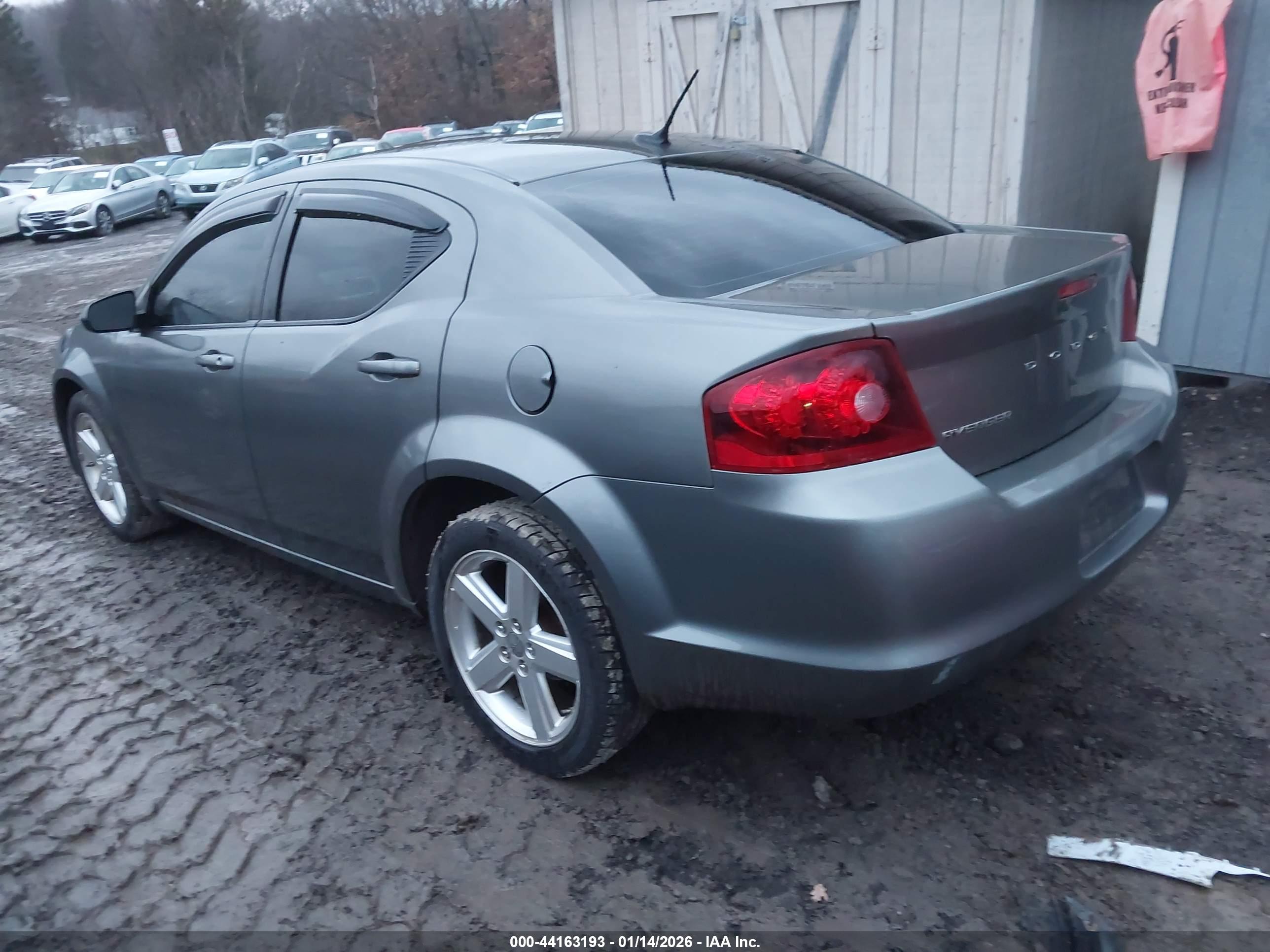 DODGE AVENGER image 3