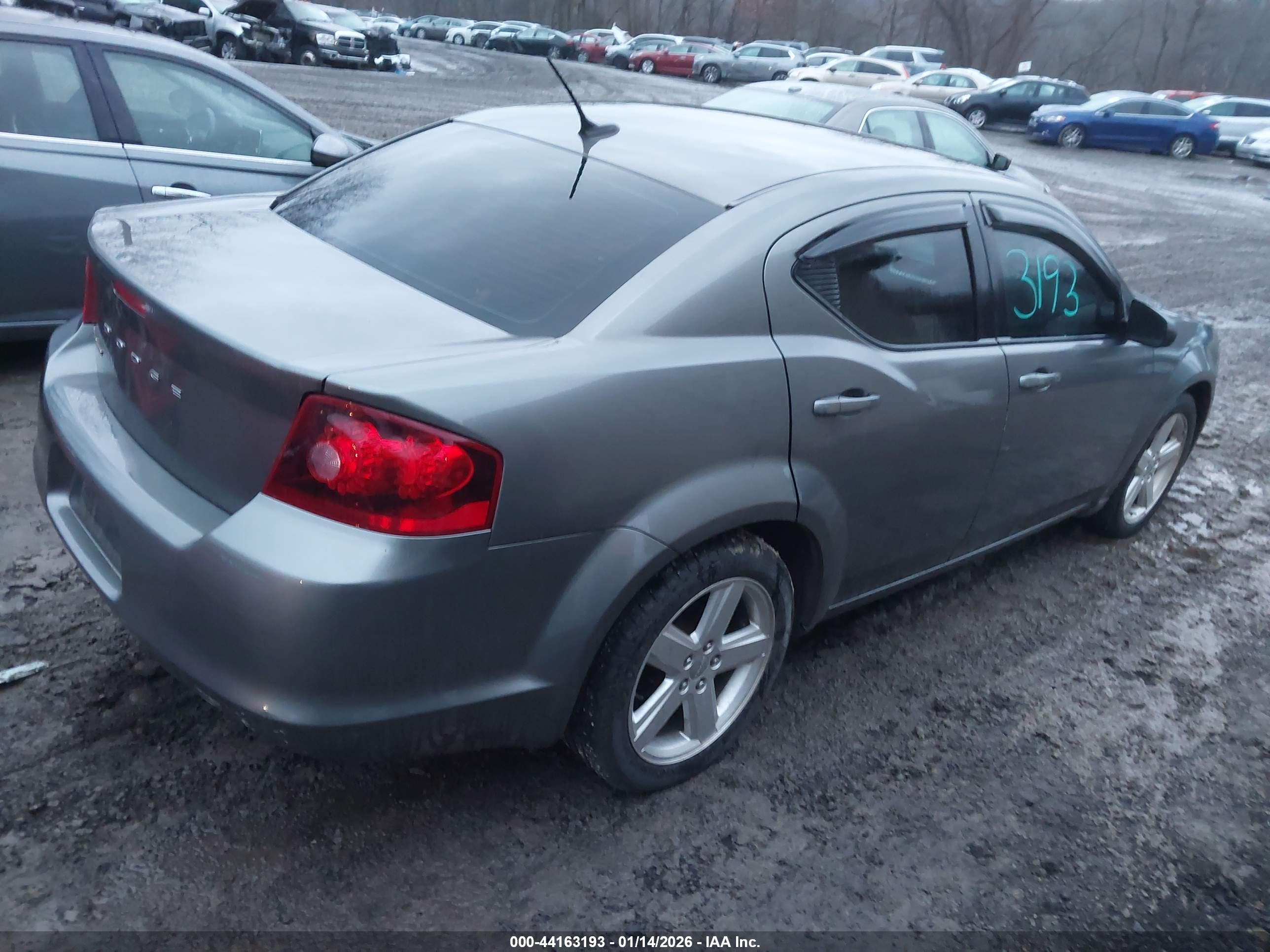 DODGE AVENGER image 4