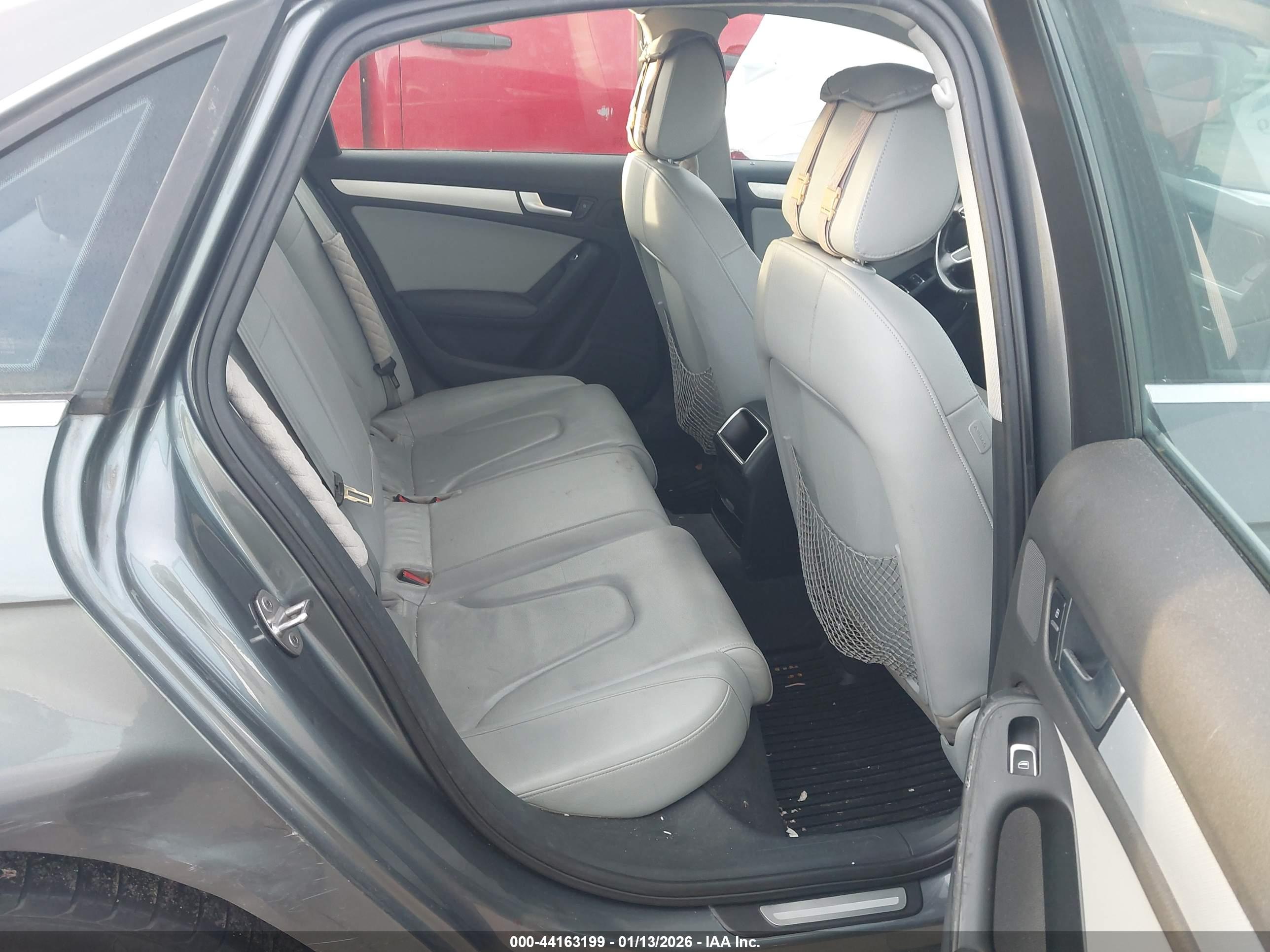 AUDI A4 image 8