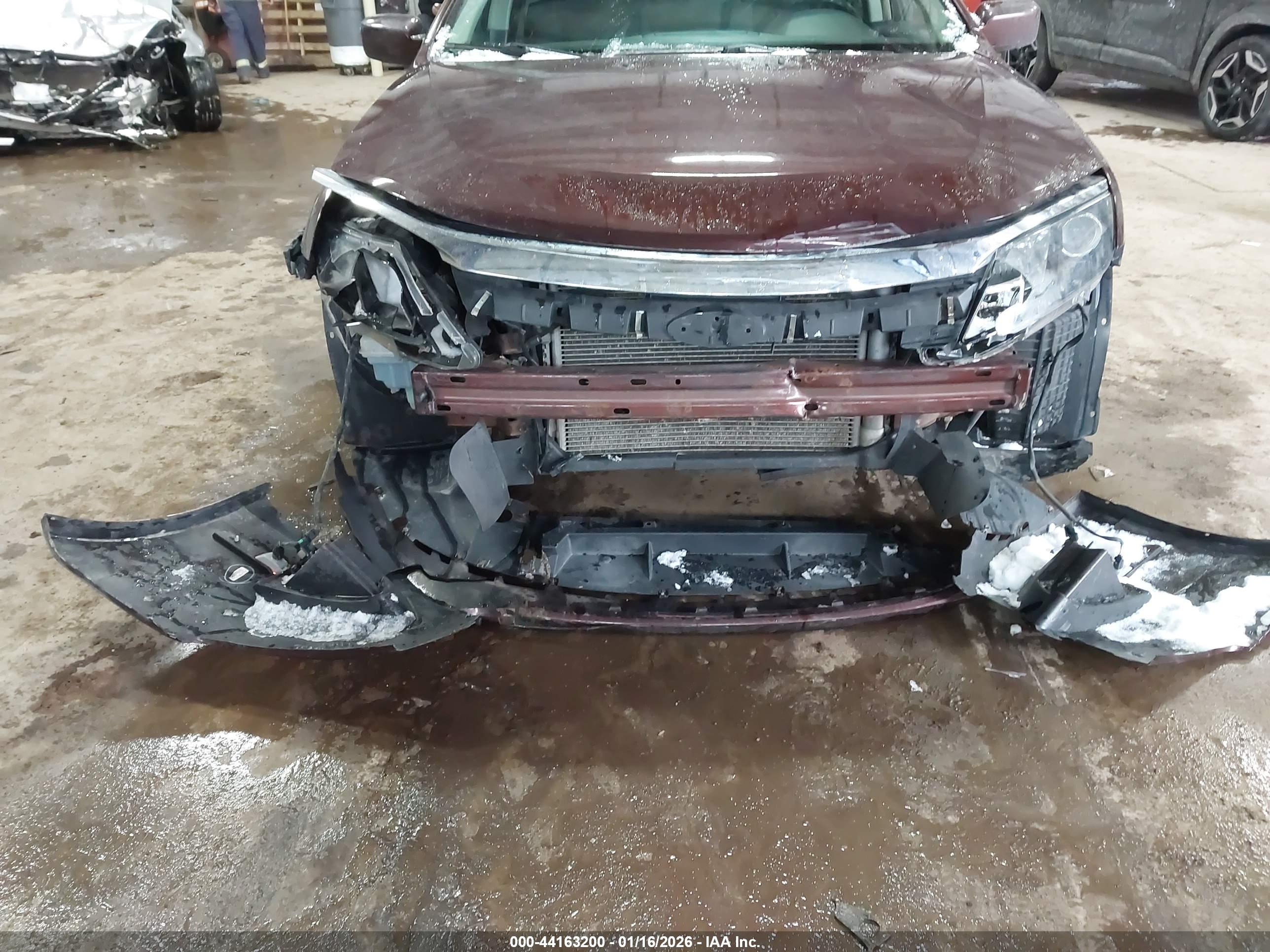 FORD FUSION image 6