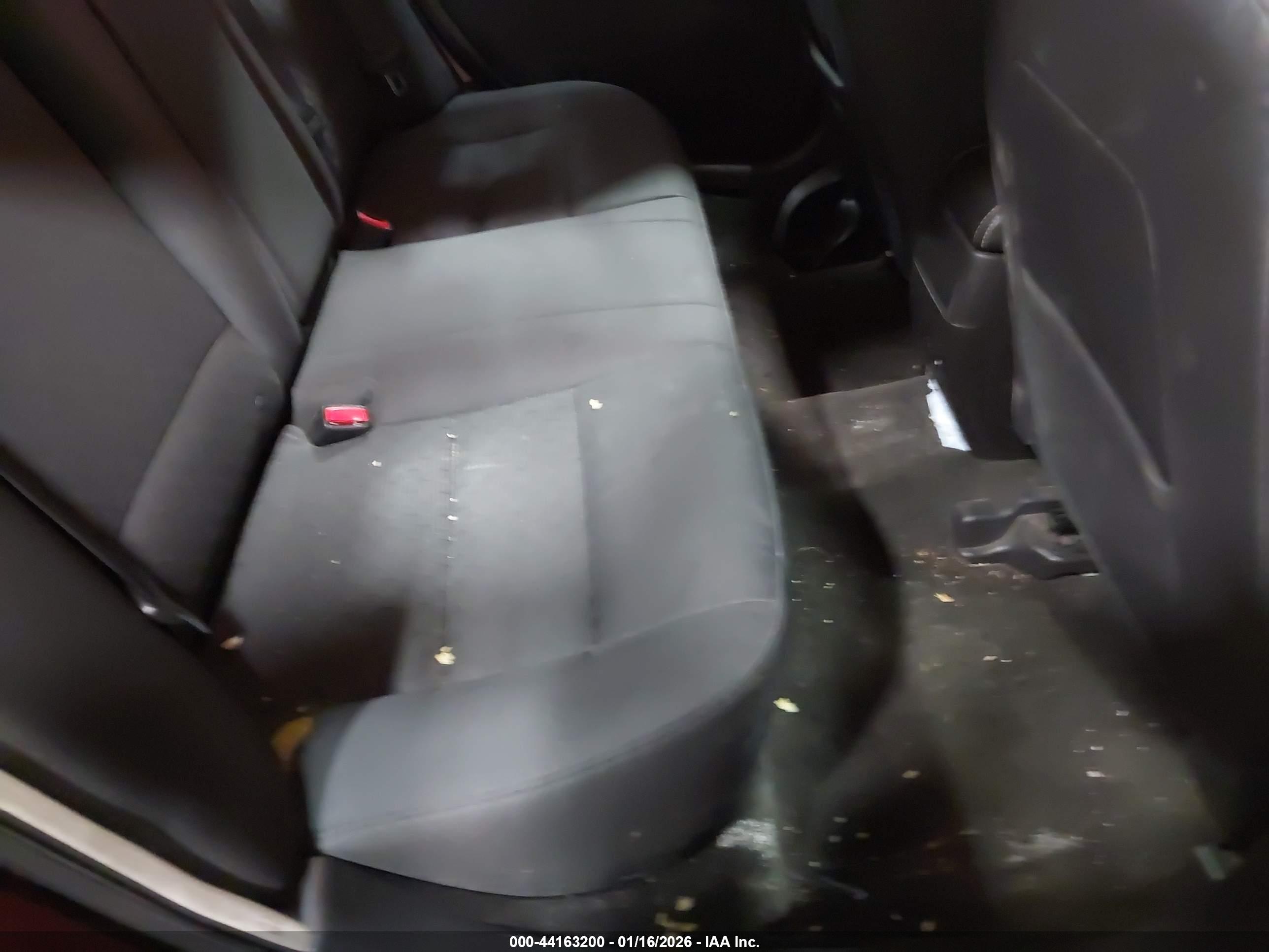 FORD FUSION image 8