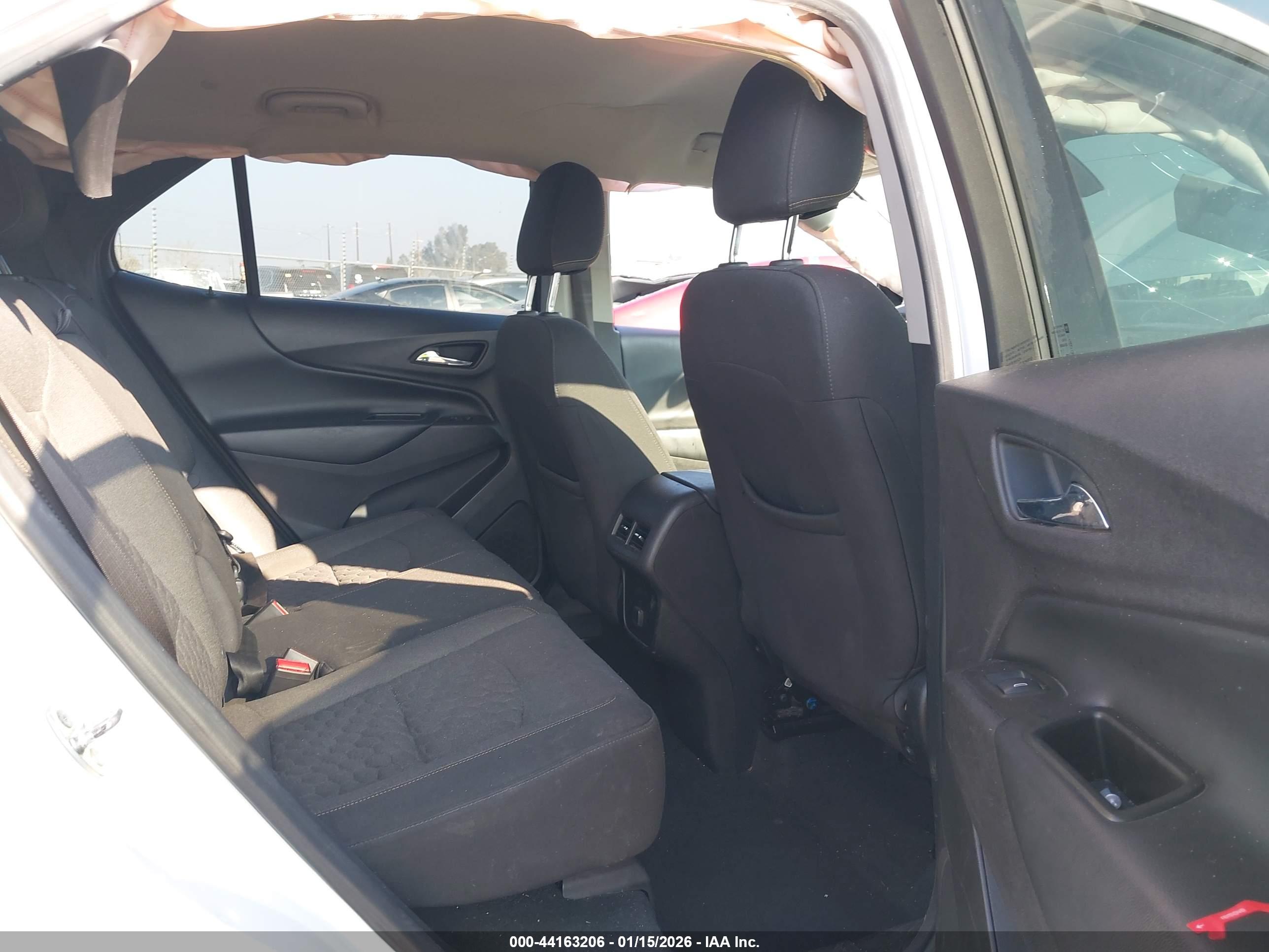 CHEVROLET EQUINOX image 8