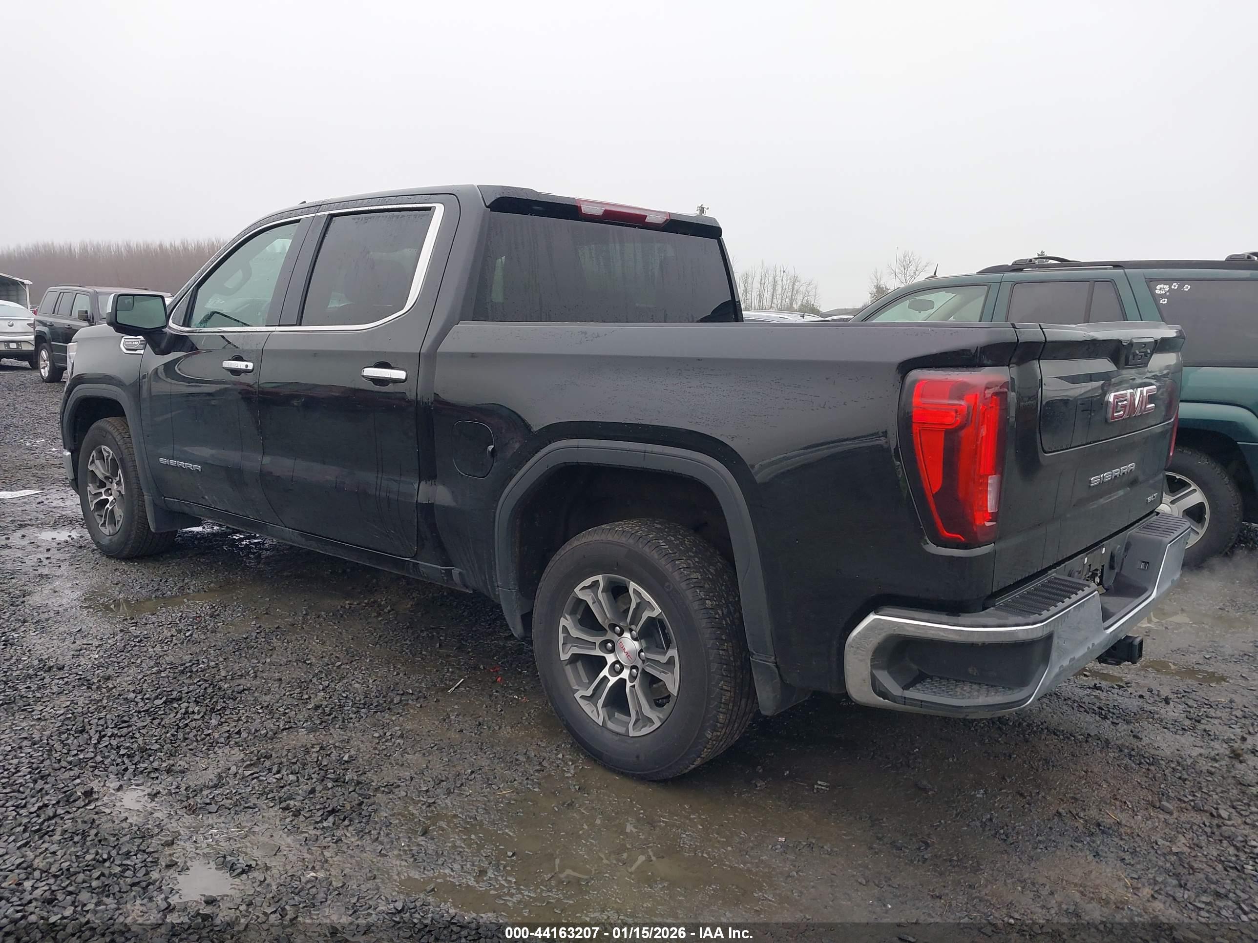 GMC SIERRA image 3
