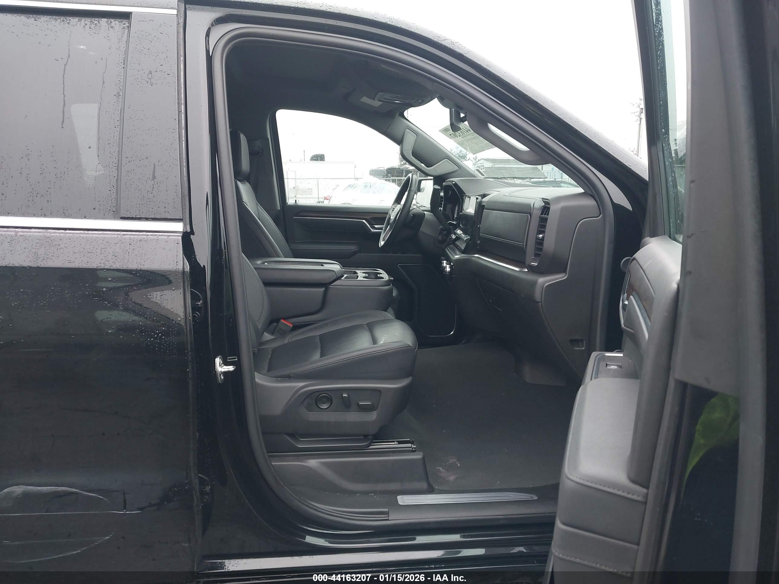GMC SIERRA image 5