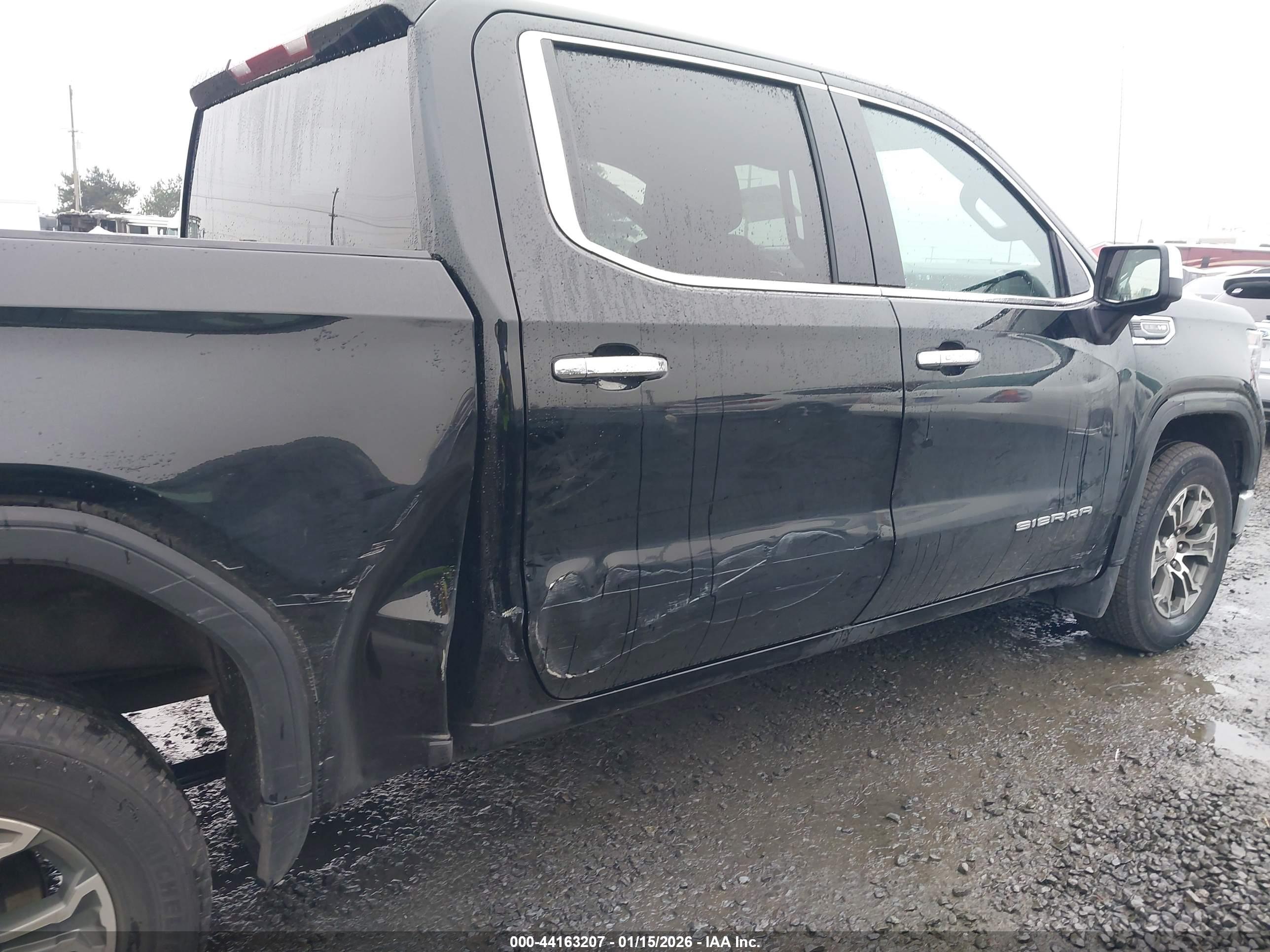 GMC SIERRA image 6