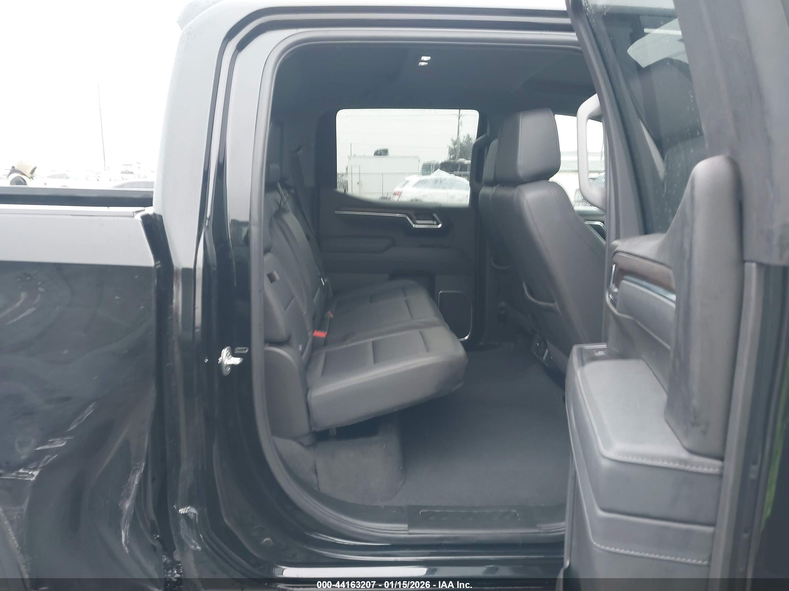 GMC SIERRA image 8