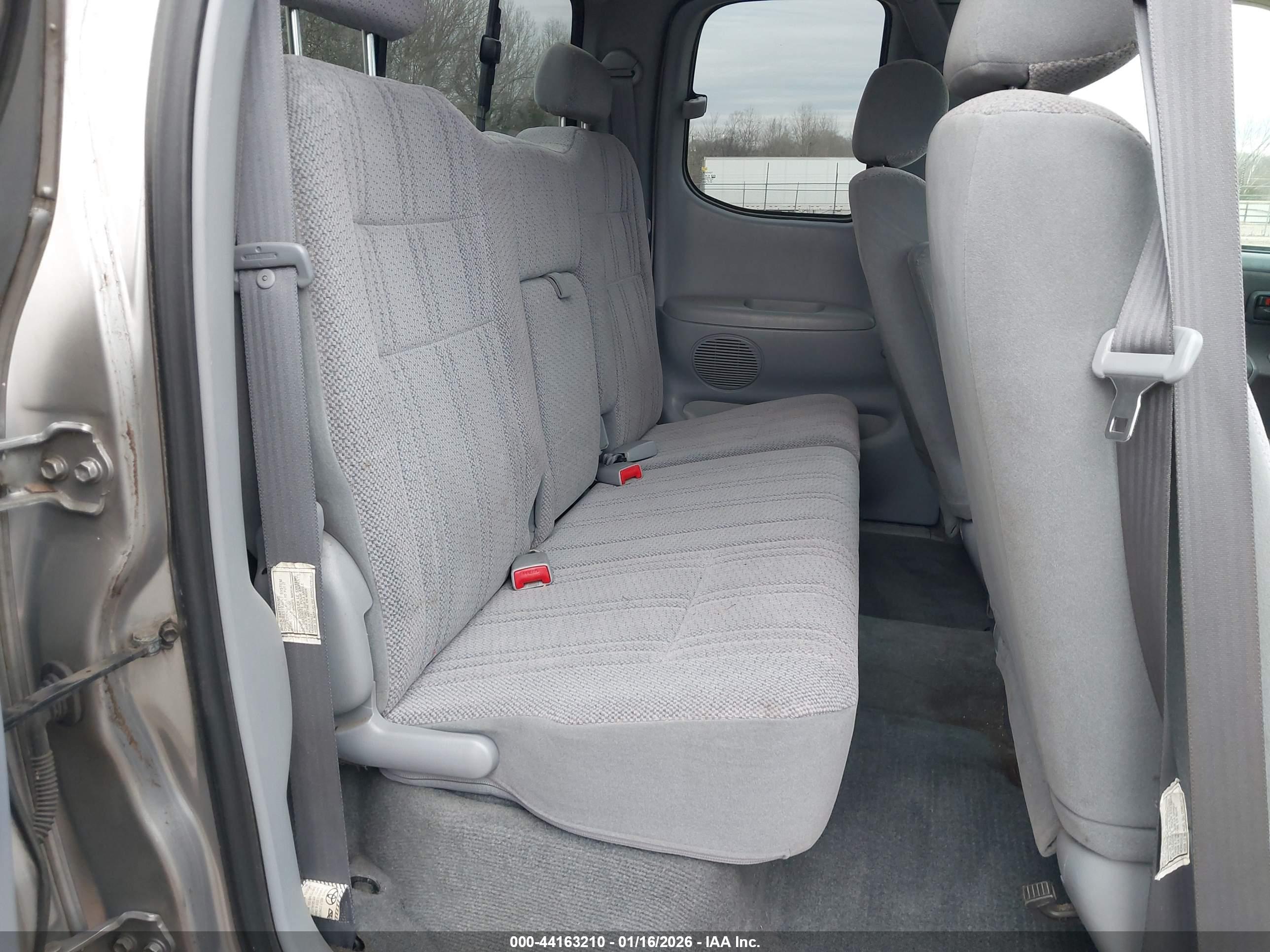 TOYOTA TUNDRA image 8
