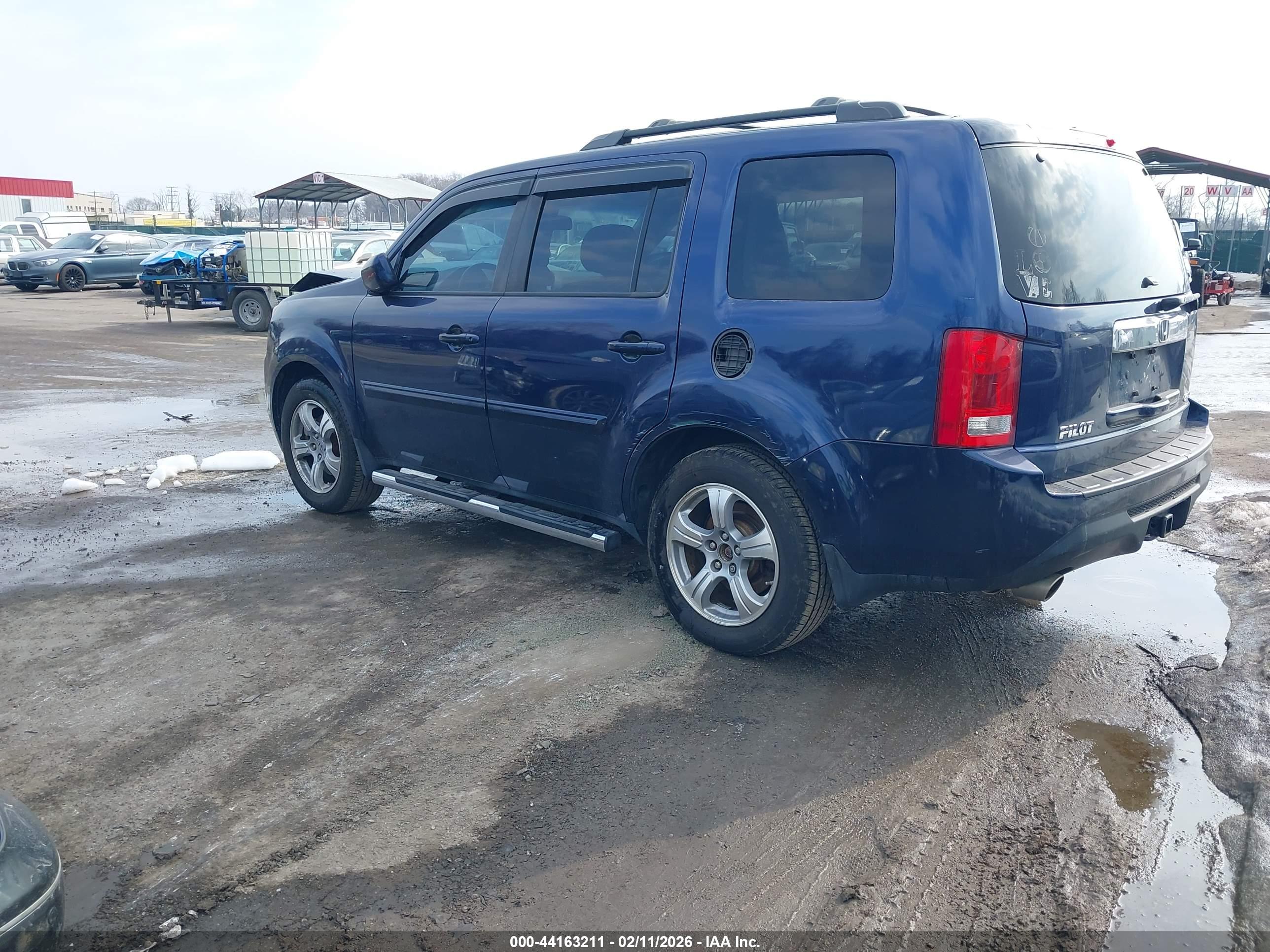 HONDA PILOT image 3
