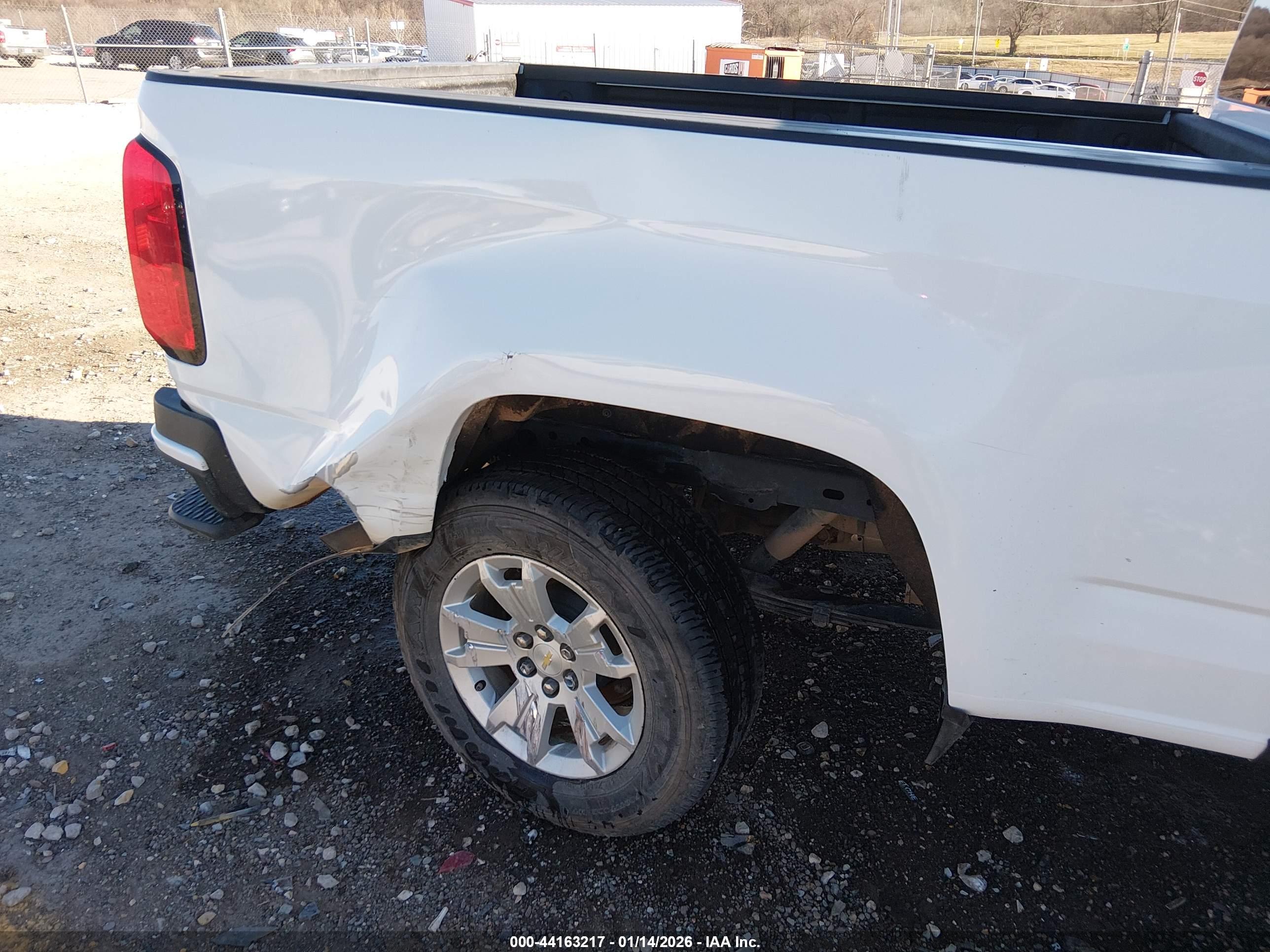 CHEVROLET COLORADO image 6