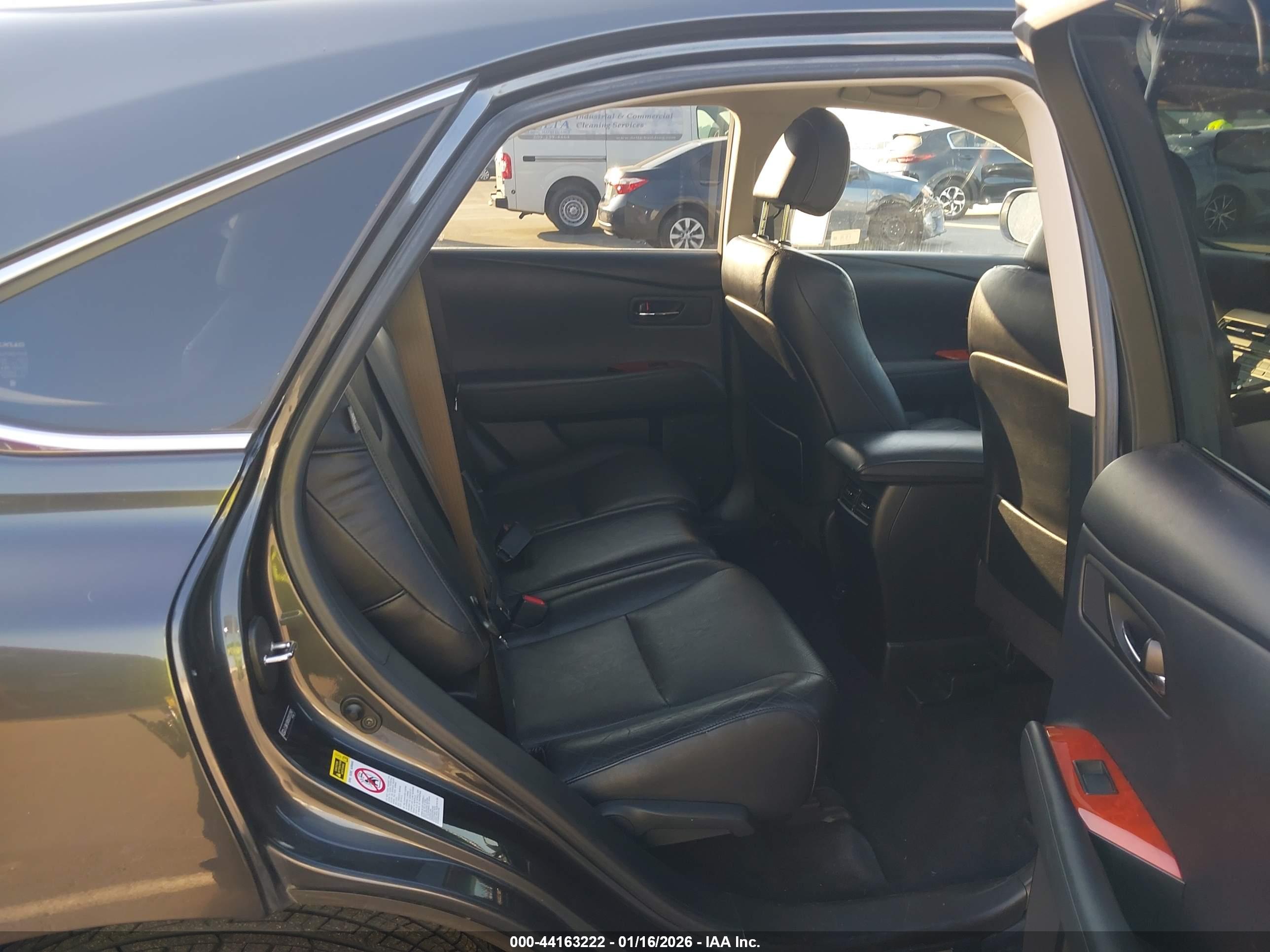 LEXUS RX image 8