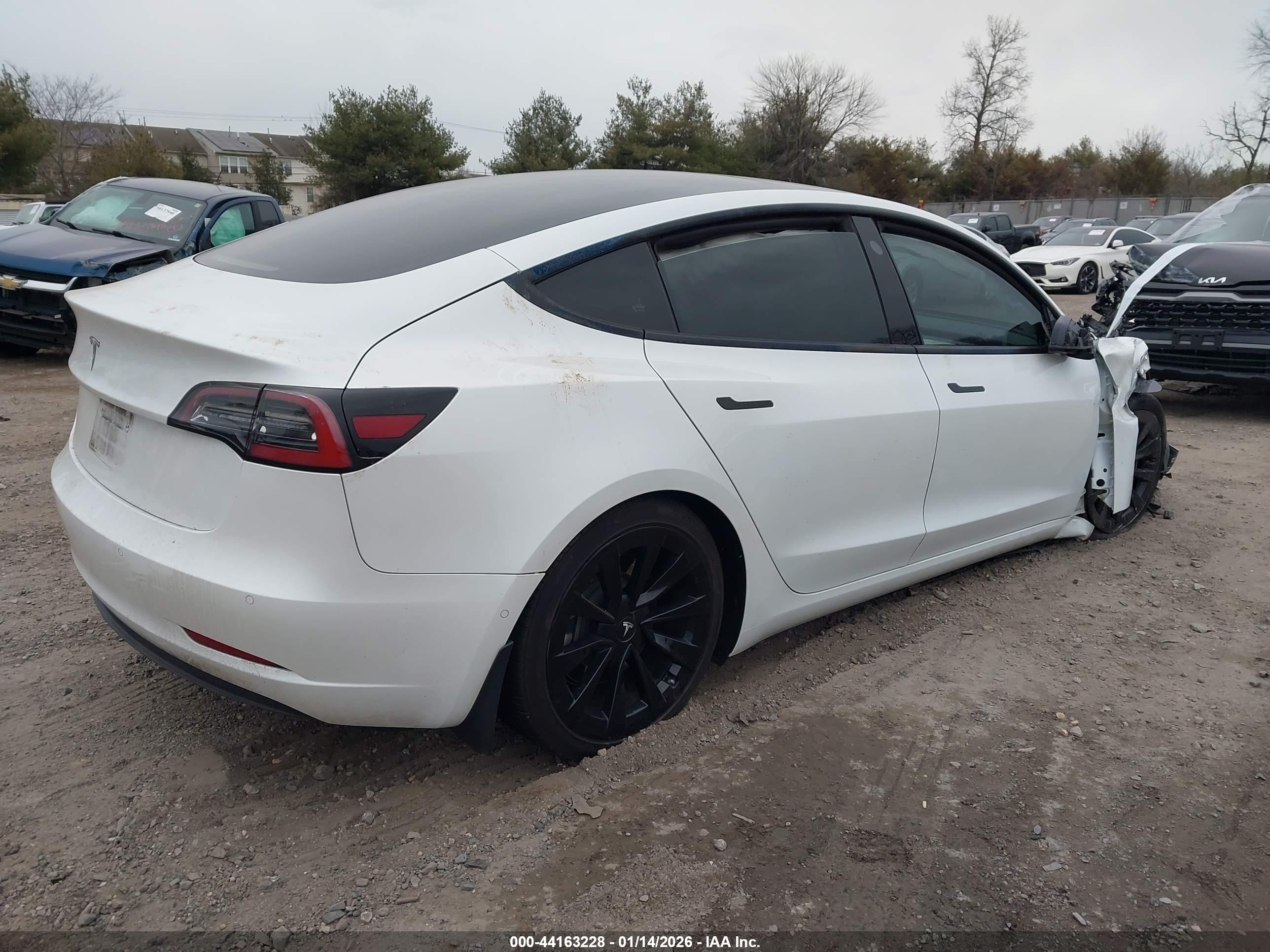 TESLA MODEL image 4