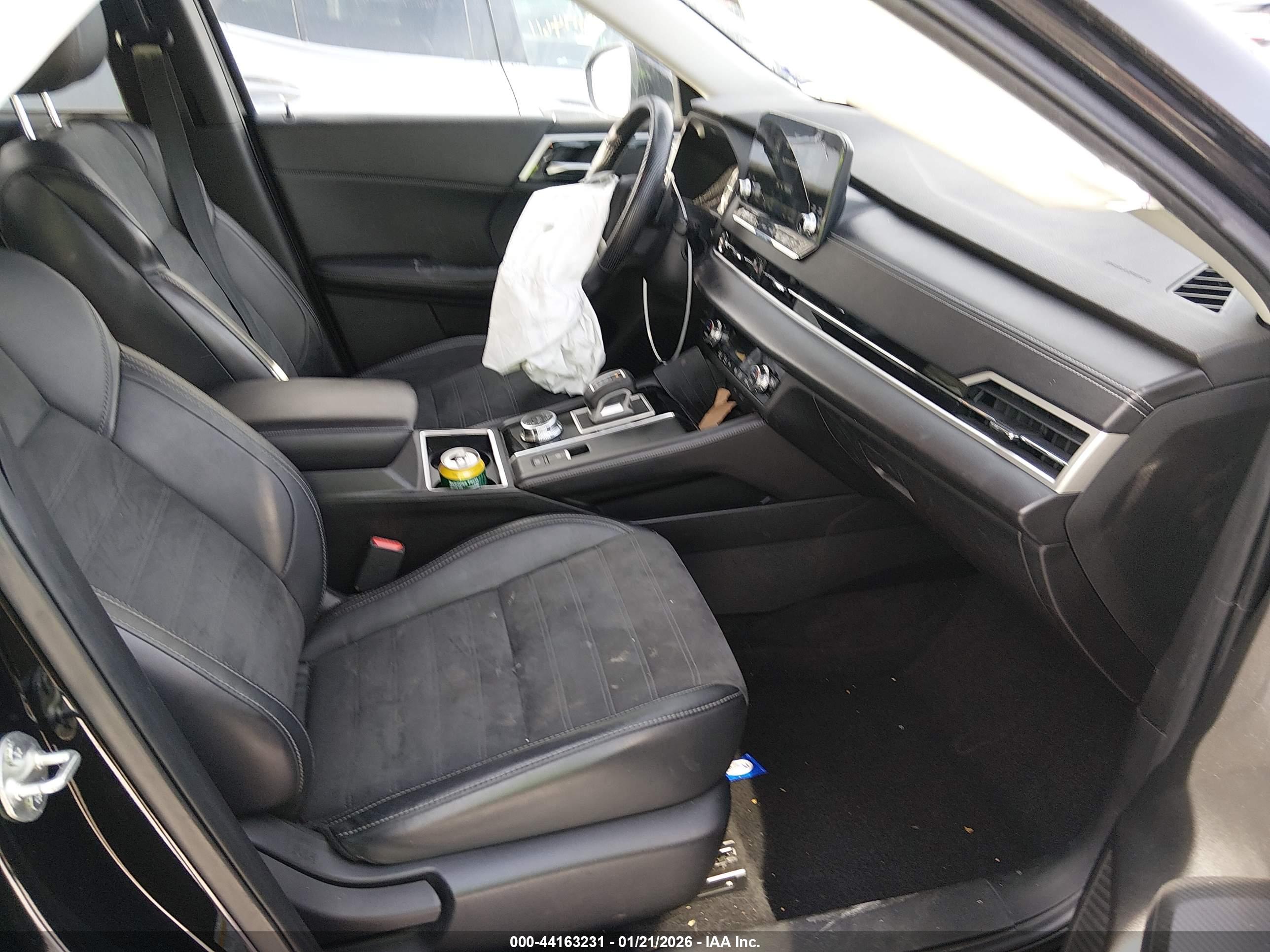 MITSUBISHI OUTLANDER image 5