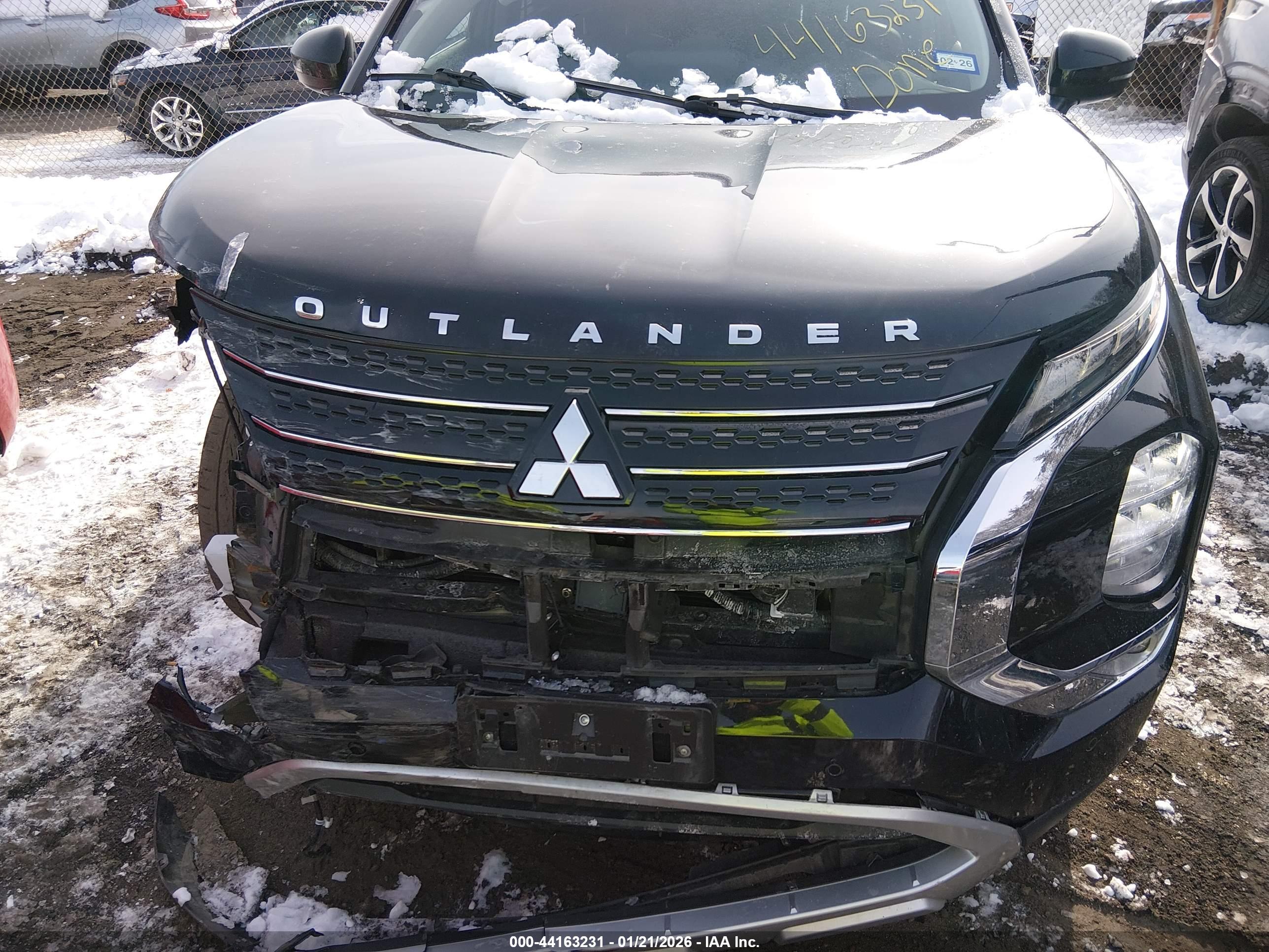 MITSUBISHI OUTLANDER image 6