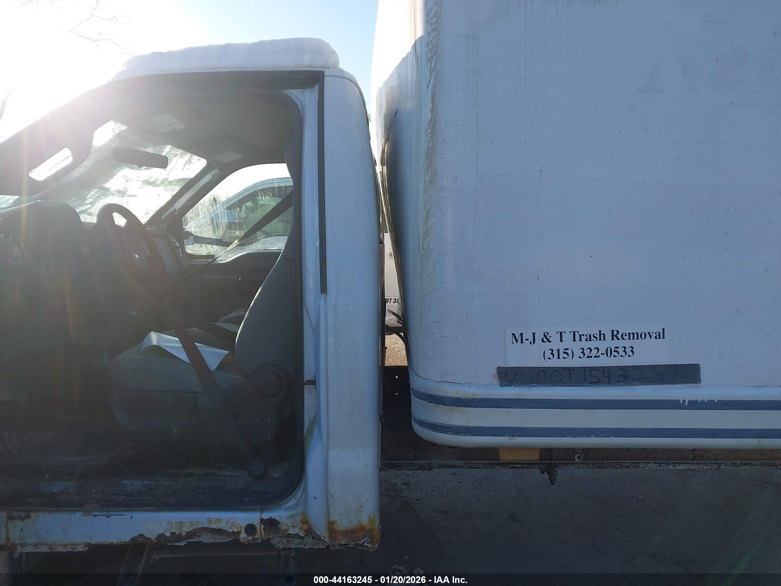FORD F-550 image 7