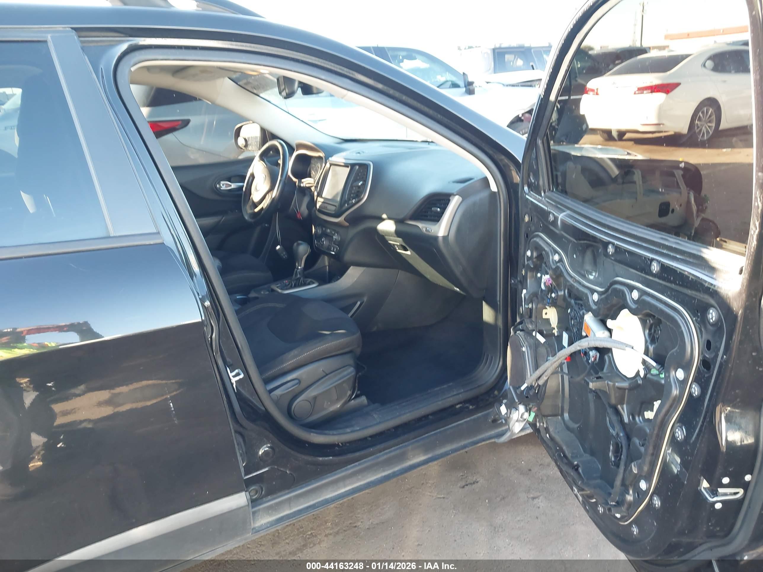 JEEP CHEROKEE image 5