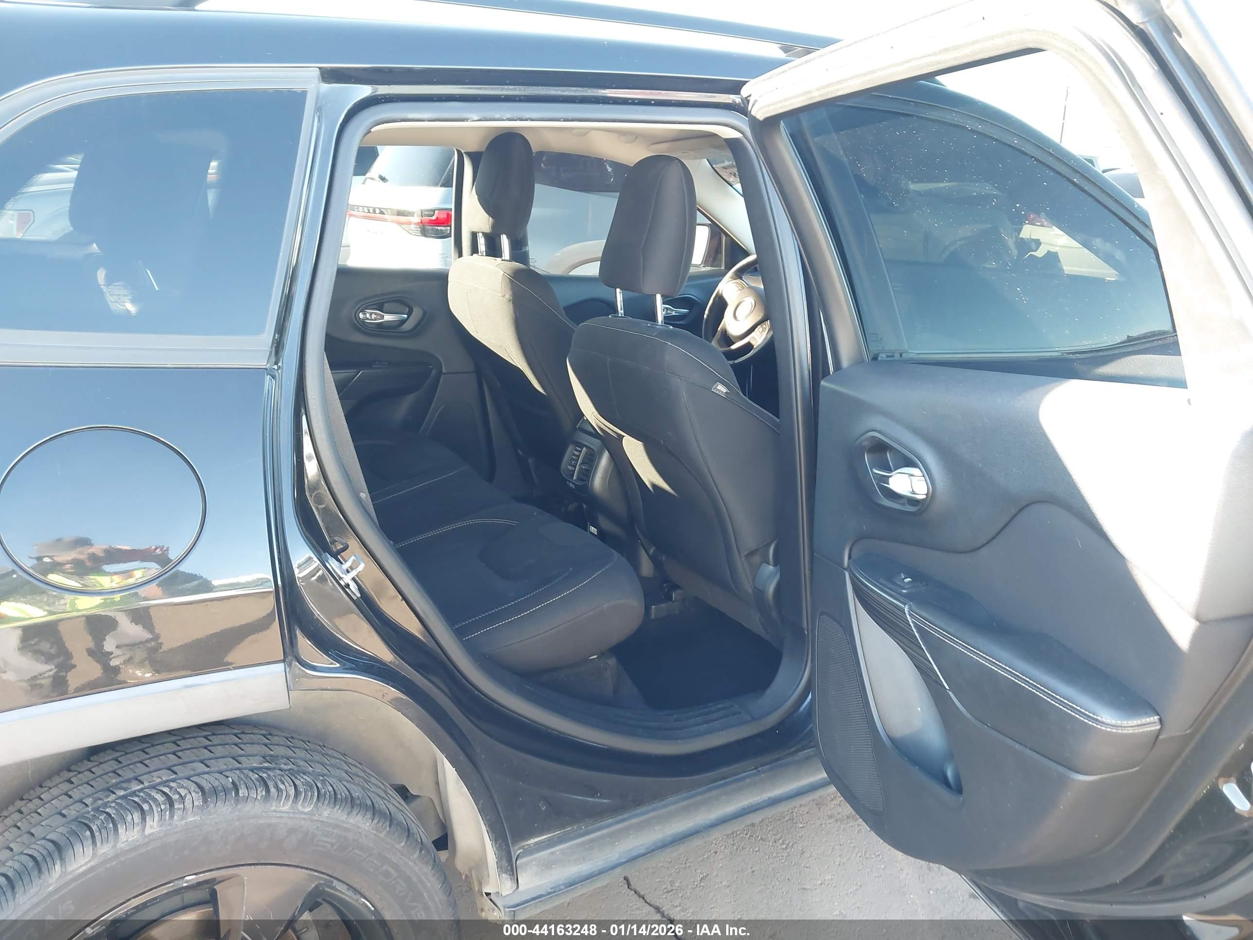 JEEP CHEROKEE image 8