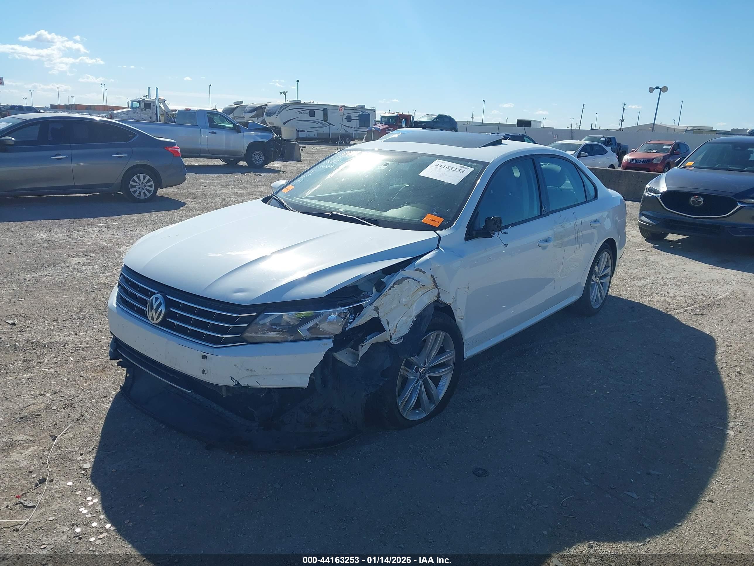 VOLKSWAGEN PASSAT image 2