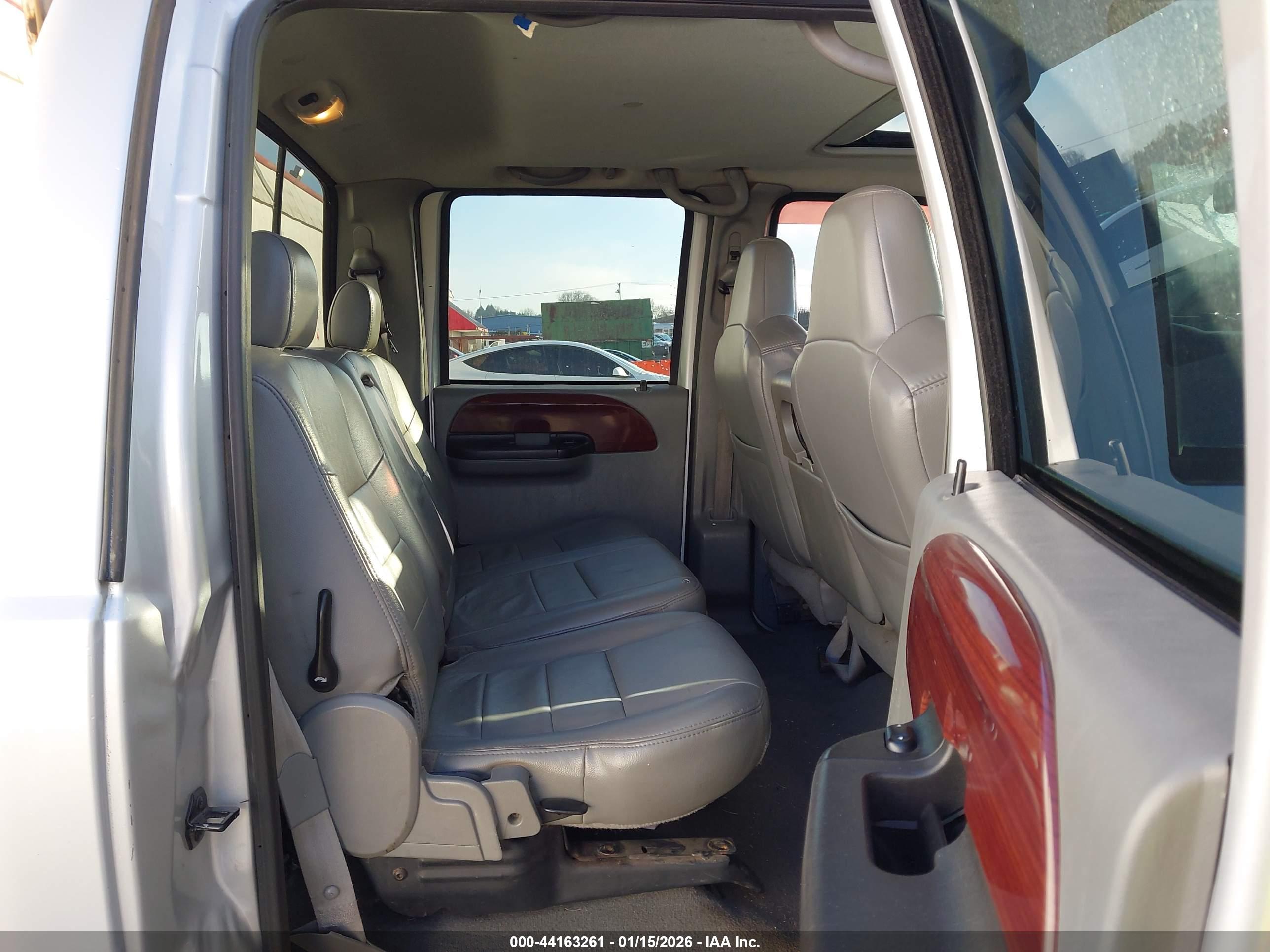 FORD F-350 image 8