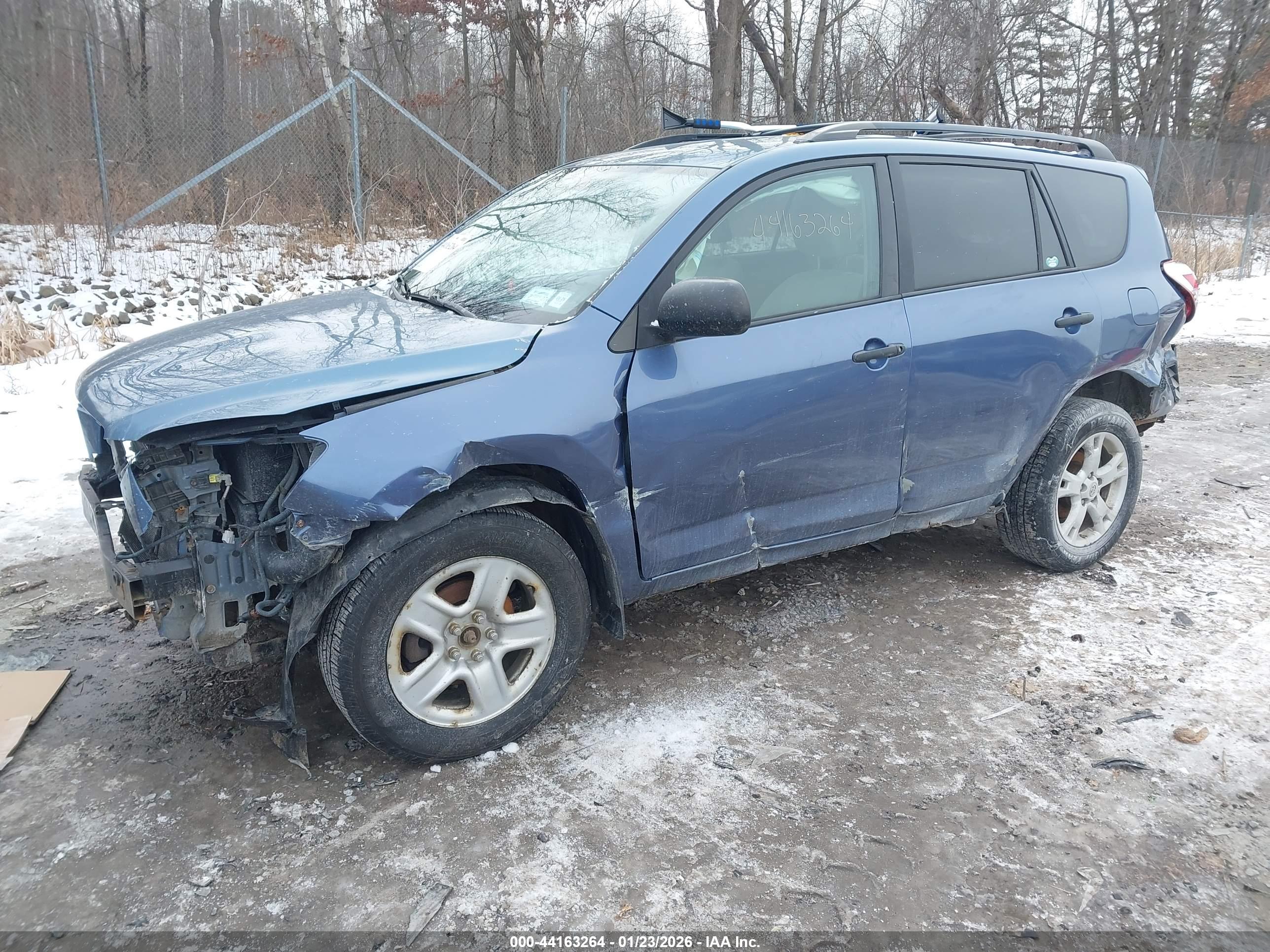 TOYOTA RAV4 image 2