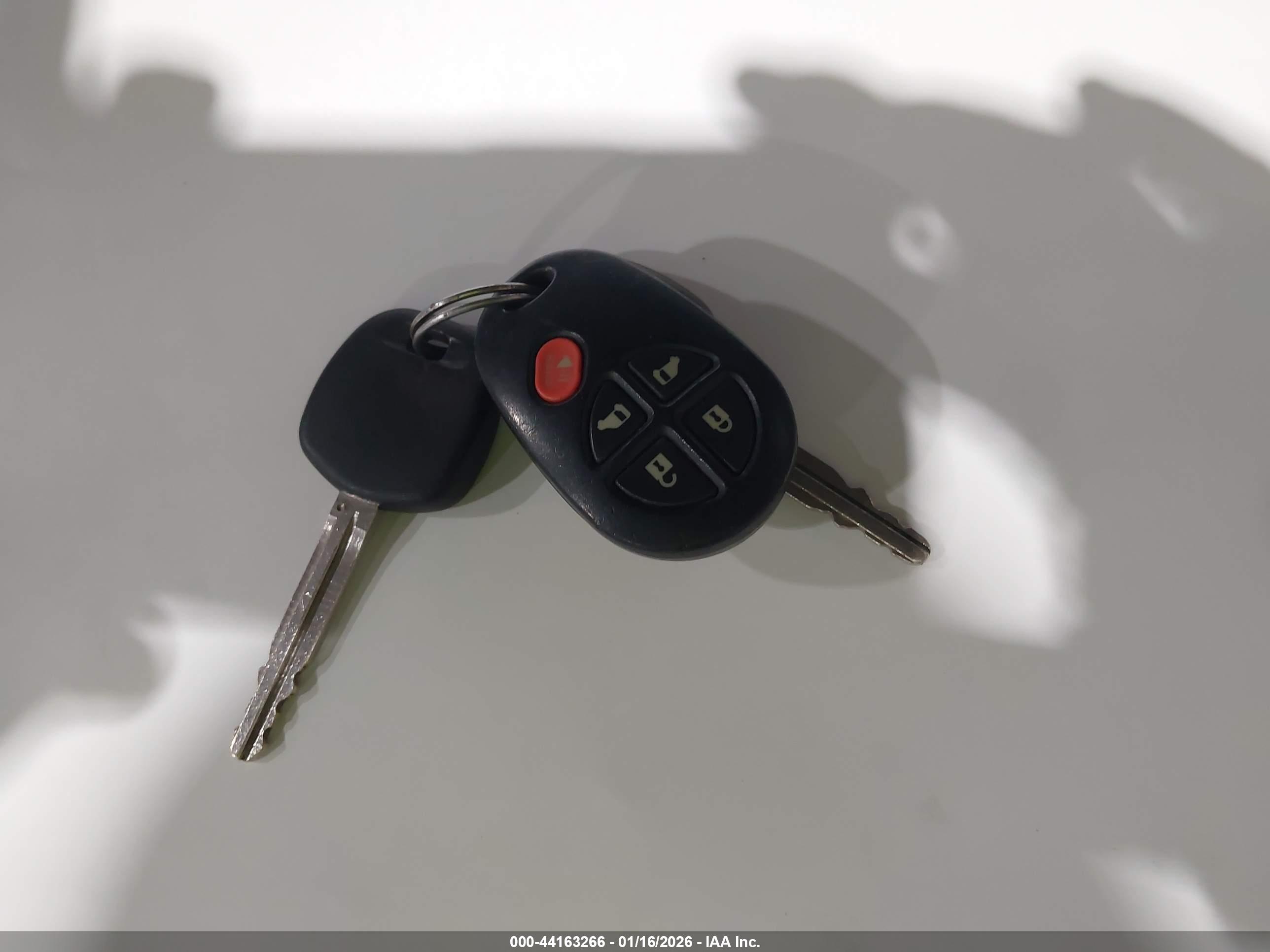 TOYOTA SIENNA image 11