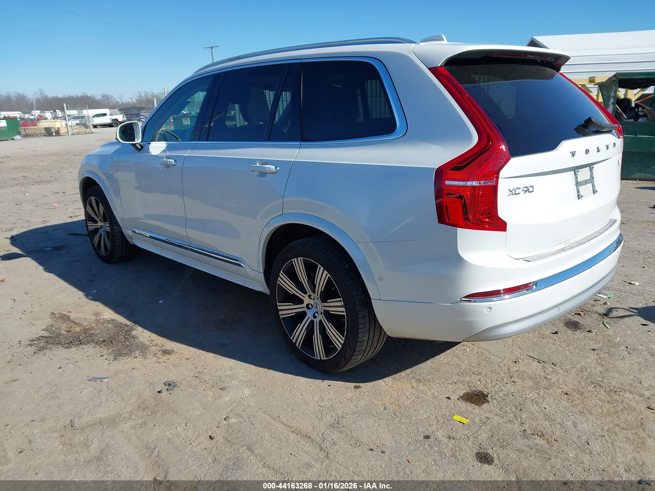 VOLVO XC90 image 3
