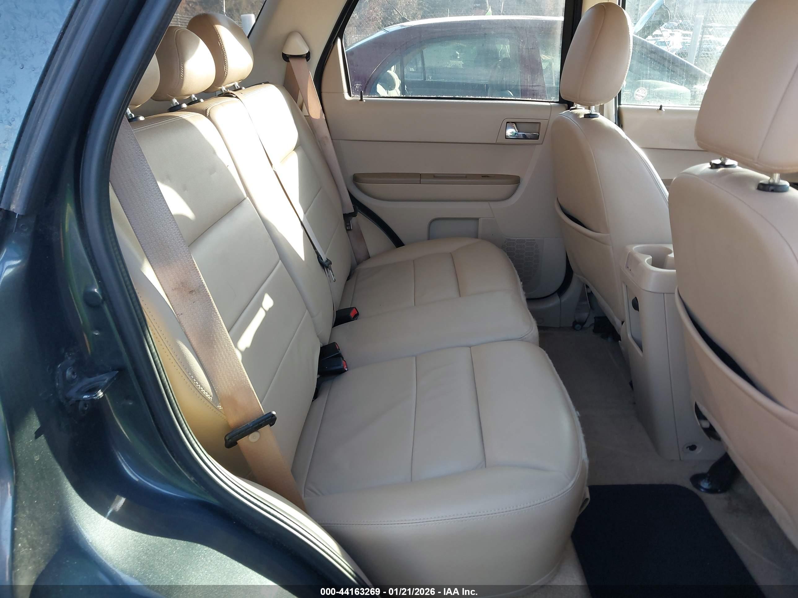 FORD ESCAPE image 8