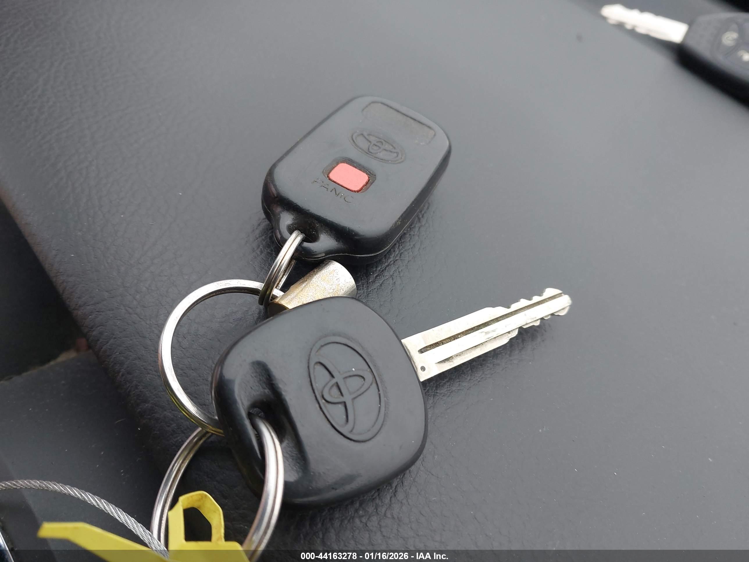 TOYOTA MATRIX image 11