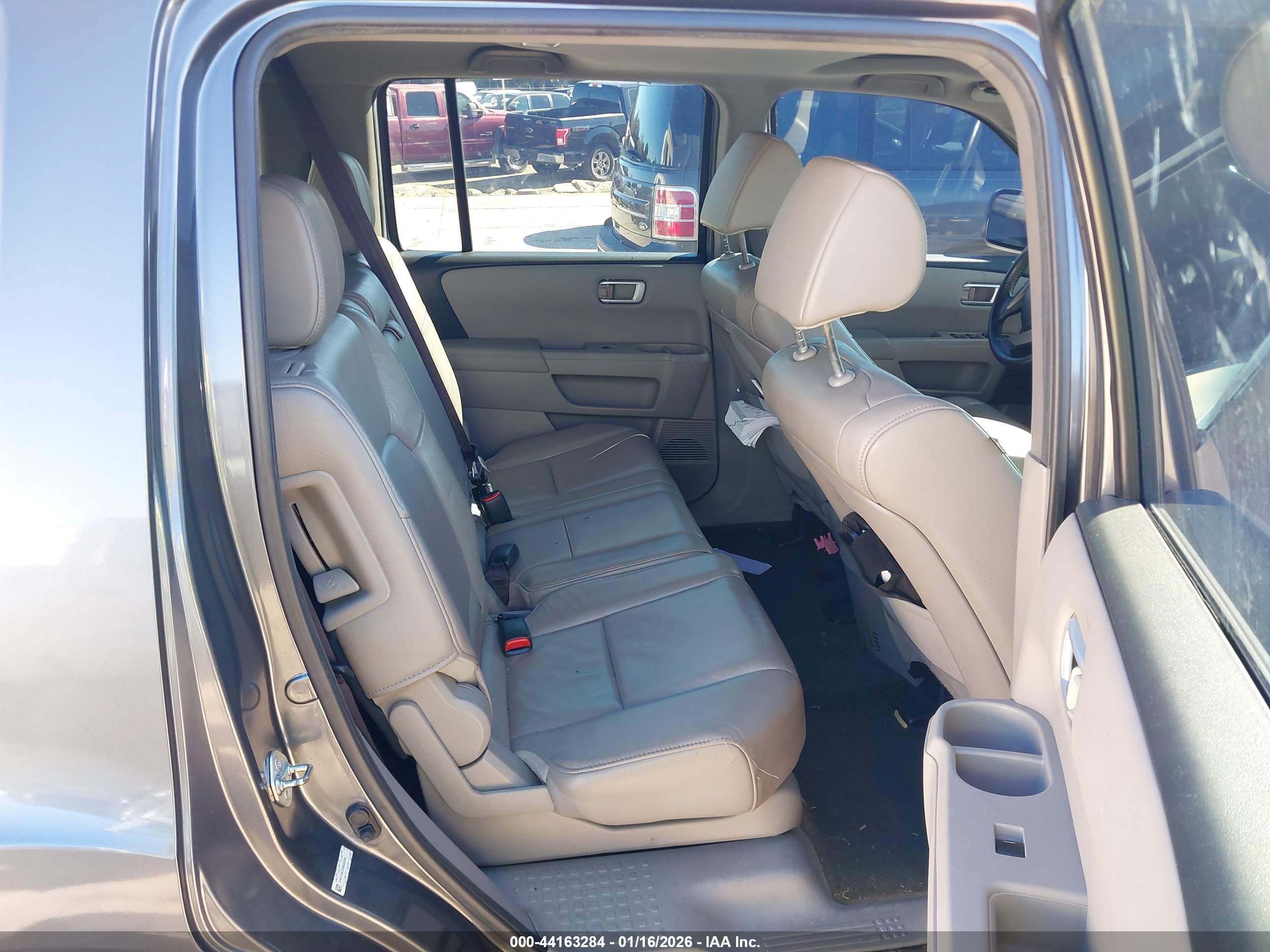 HONDA PILOT image 8
